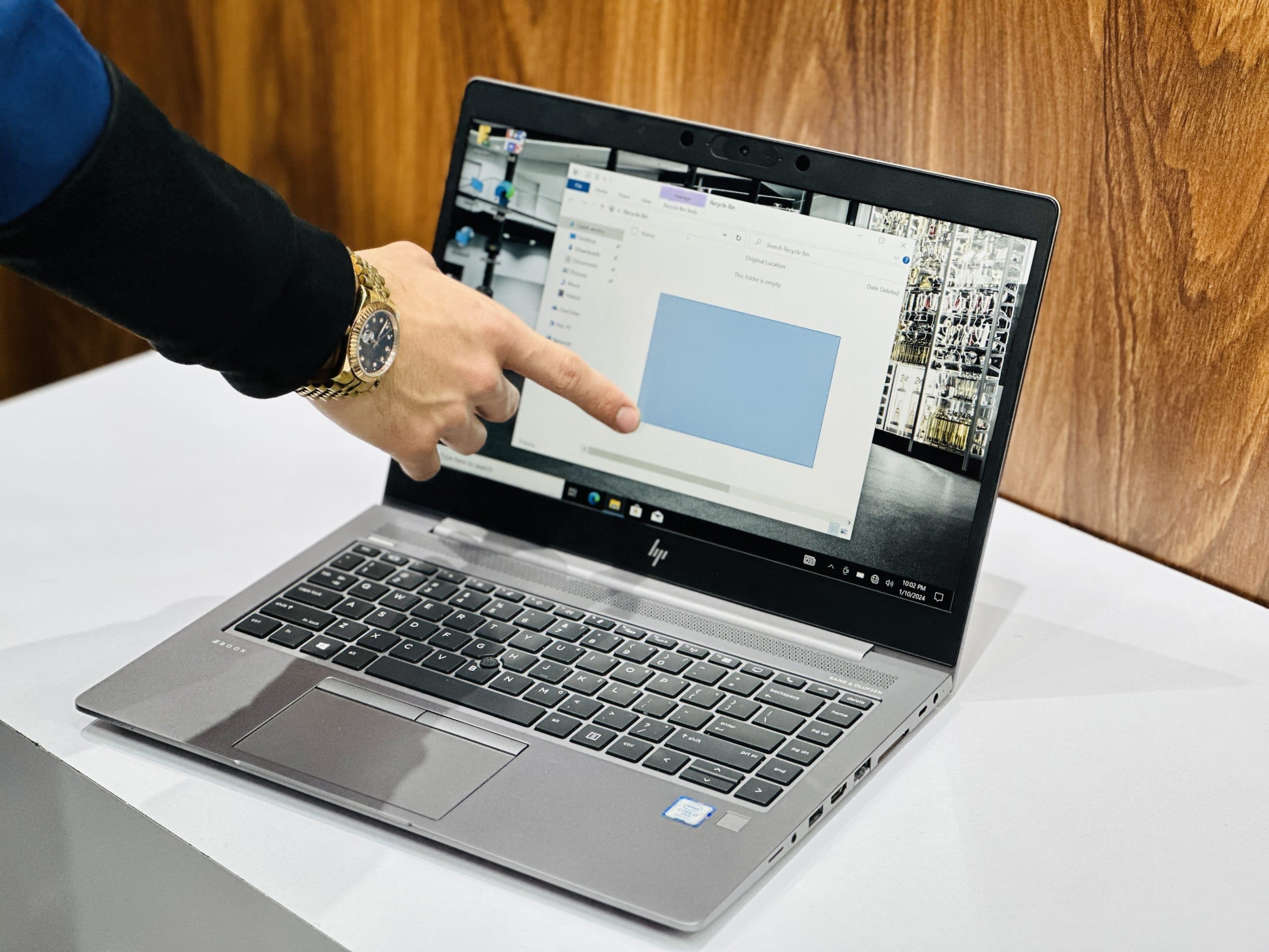 لپ تاپ استوک Hp ZBOOK 14U G6 | i7.8650U | 16GB RAM | 512SSD | 4GB AMD — تصویر ۴
