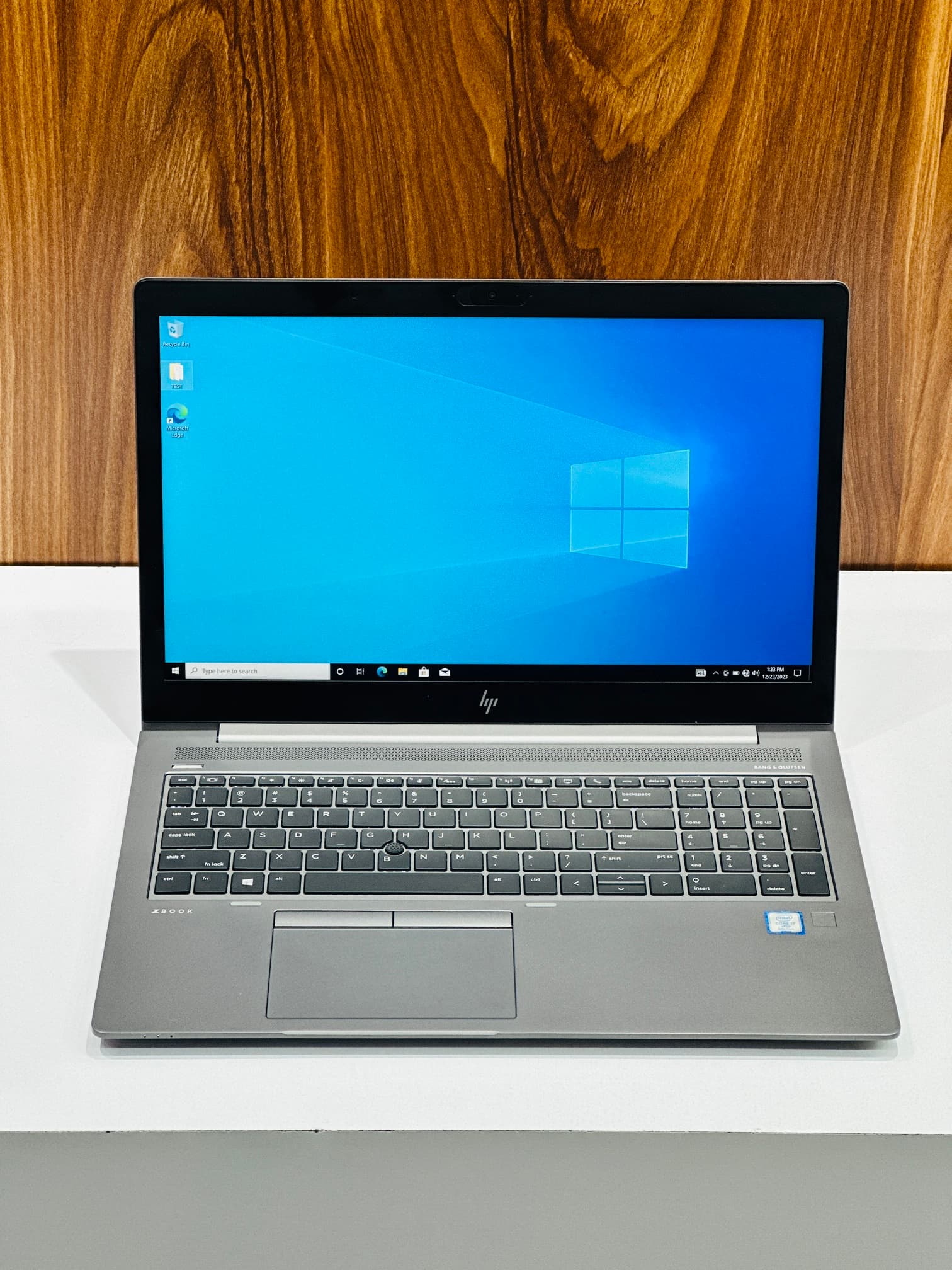 لپ تاپ استوک HP ZBook 15u G6 | i7-8665U | RAM16 | 512 | 4GB AMD — تصویر ۴
