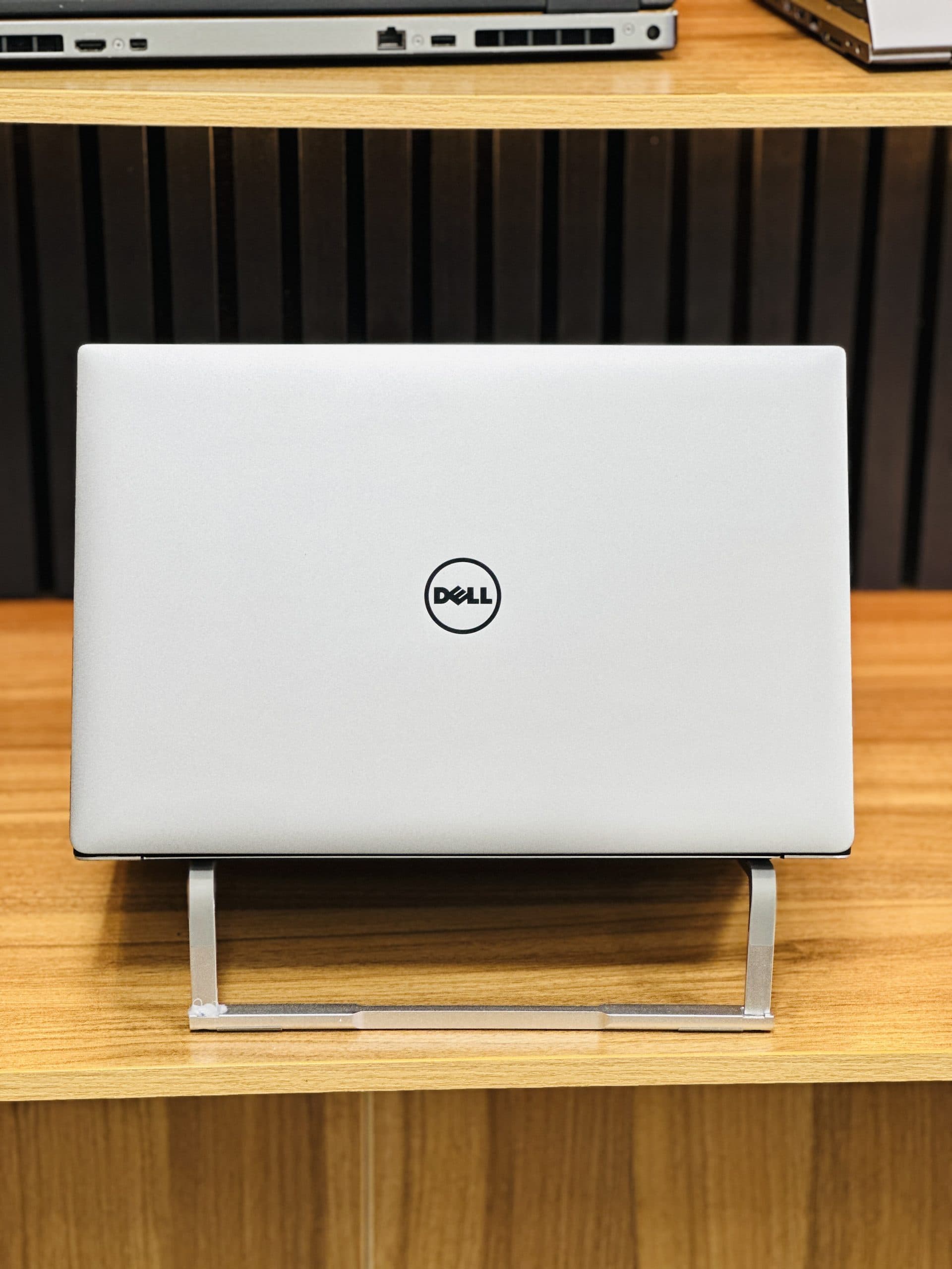 لپ تاپ استوک Dell precision 5510 | i7.6820HQ | RAM 16 | 512SSD | 2GB Nvidia — تصویر ۶