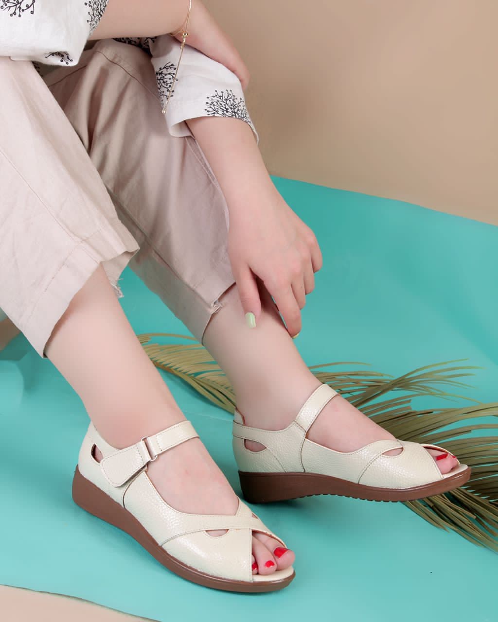 کفش طبی زنانه تمام چرم کد 539 - چرم سانیا — تصویر ۴