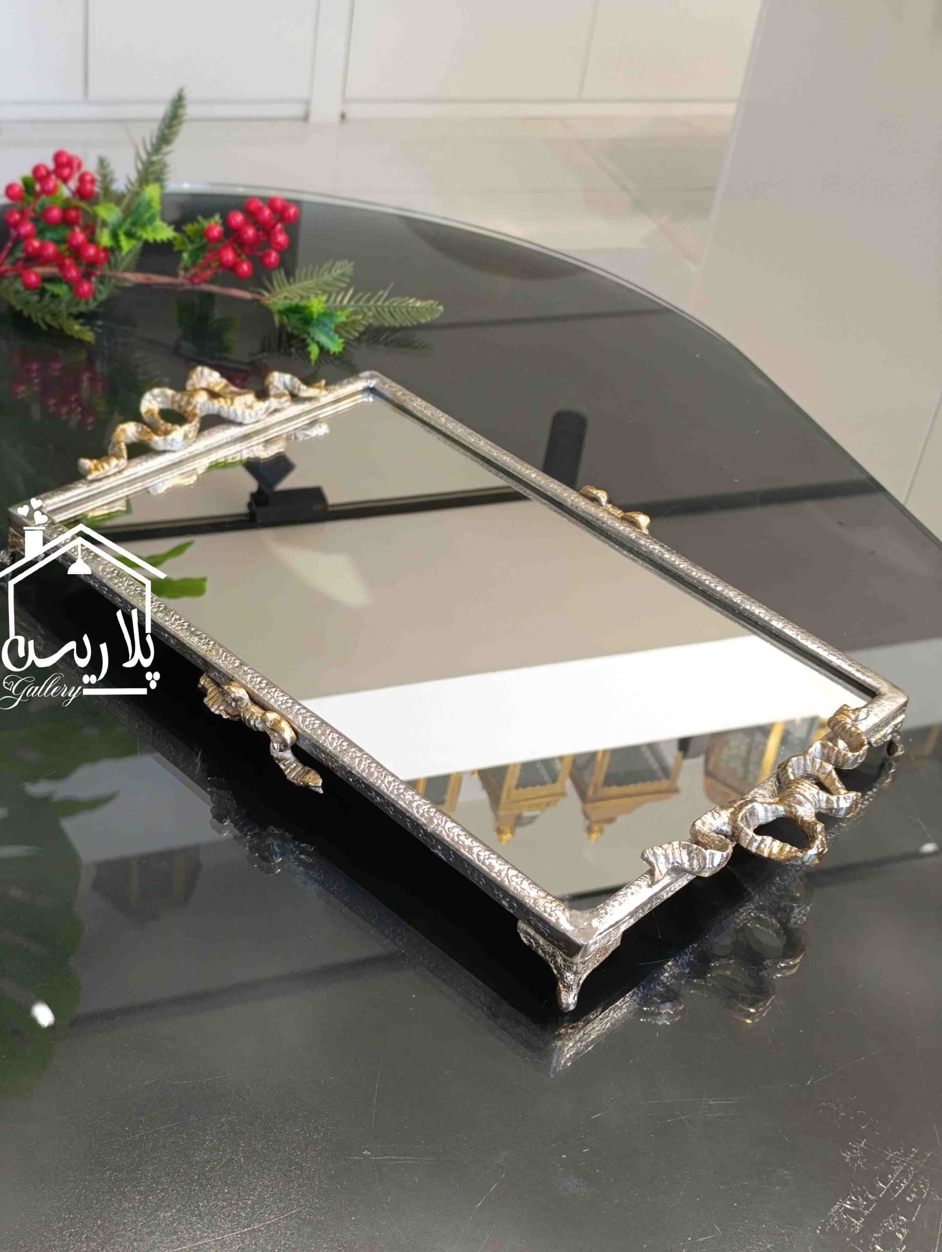 سینی پایه دار آلومینیوم کف آینه سیلور طلایی از کالکشن پاپیون در دو سایز — تصویر ۲