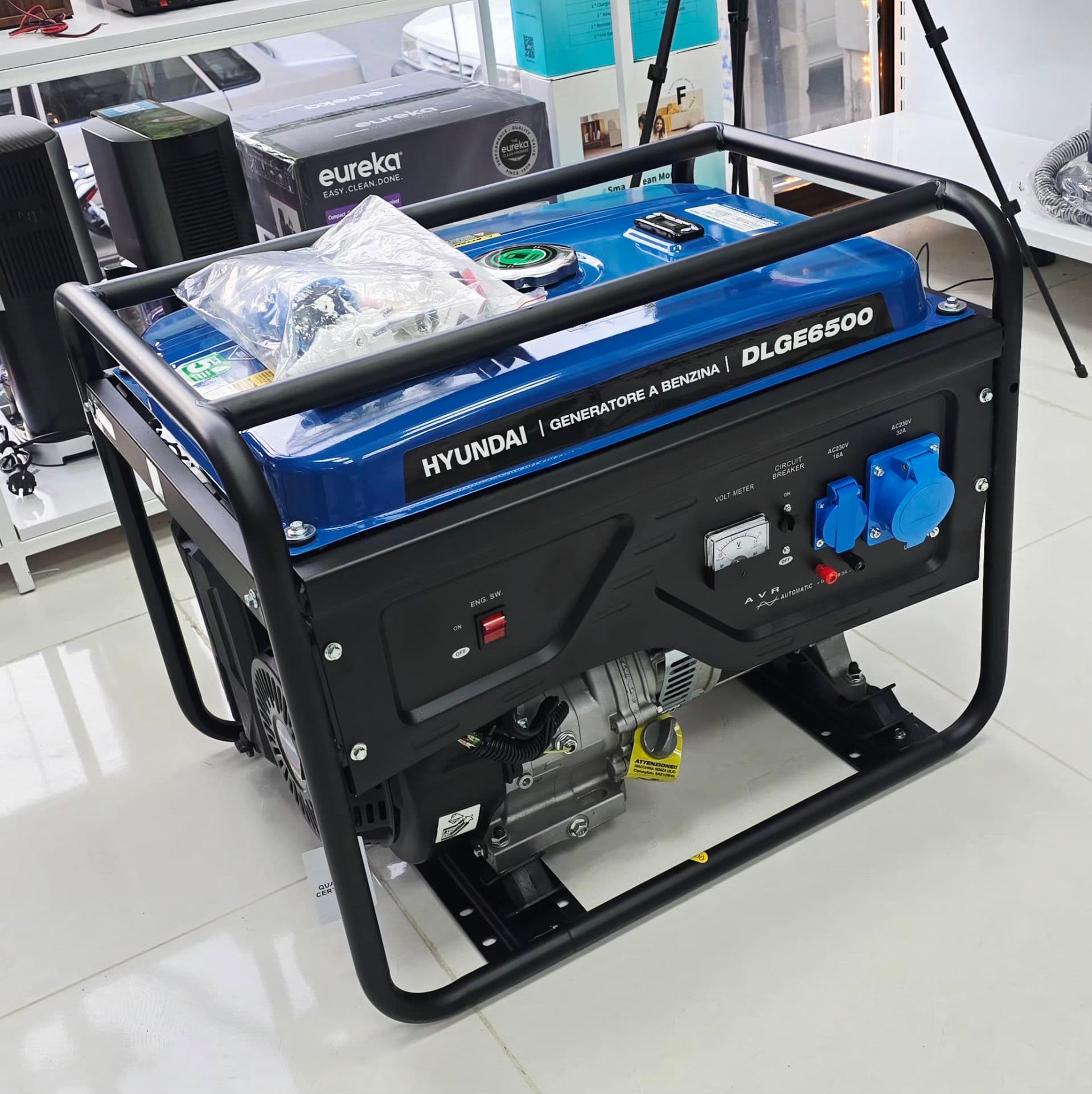 ژنراتور برق بنزینی ۵ کیلووات هیوندا مدل DLGE6500 چهار زمانه تک فاز (Stage V) با AVR و موتور قدرتمند ۱۴ اسب بخار — تصویر ۸
