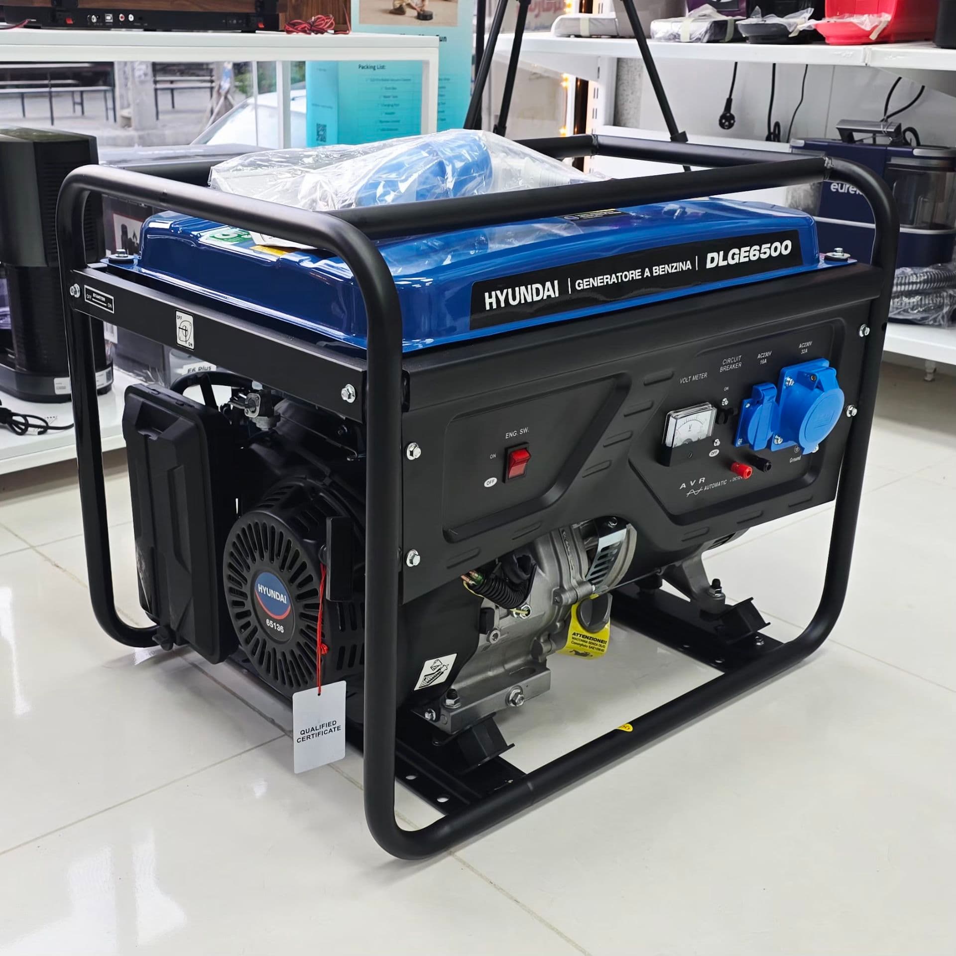 ژنراتور برق بنزینی ۵ کیلووات هیوندا مدل DLGE6500 چهار زمانه تک فاز (Stage V) با AVR و موتور قدرتمند ۱۴ اسب بخار — تصویر ۳