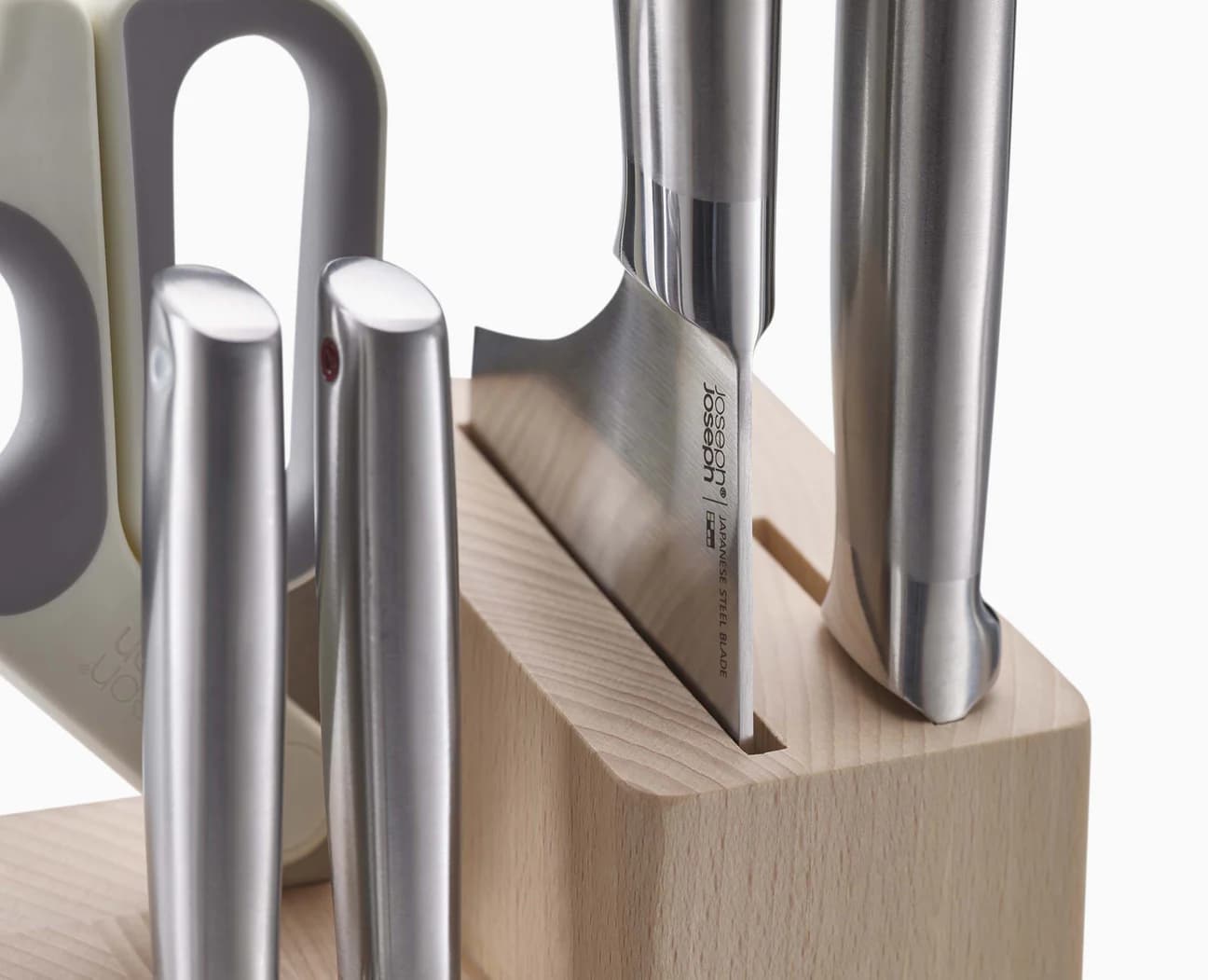 سرویس چاقو 6 پارچه استیل با استند چوب راش جوزف جوزف joseph joseph Elevate™ Fusion 6-piece Knife & Scissor Set with Beechwood Block — تصویر ۵