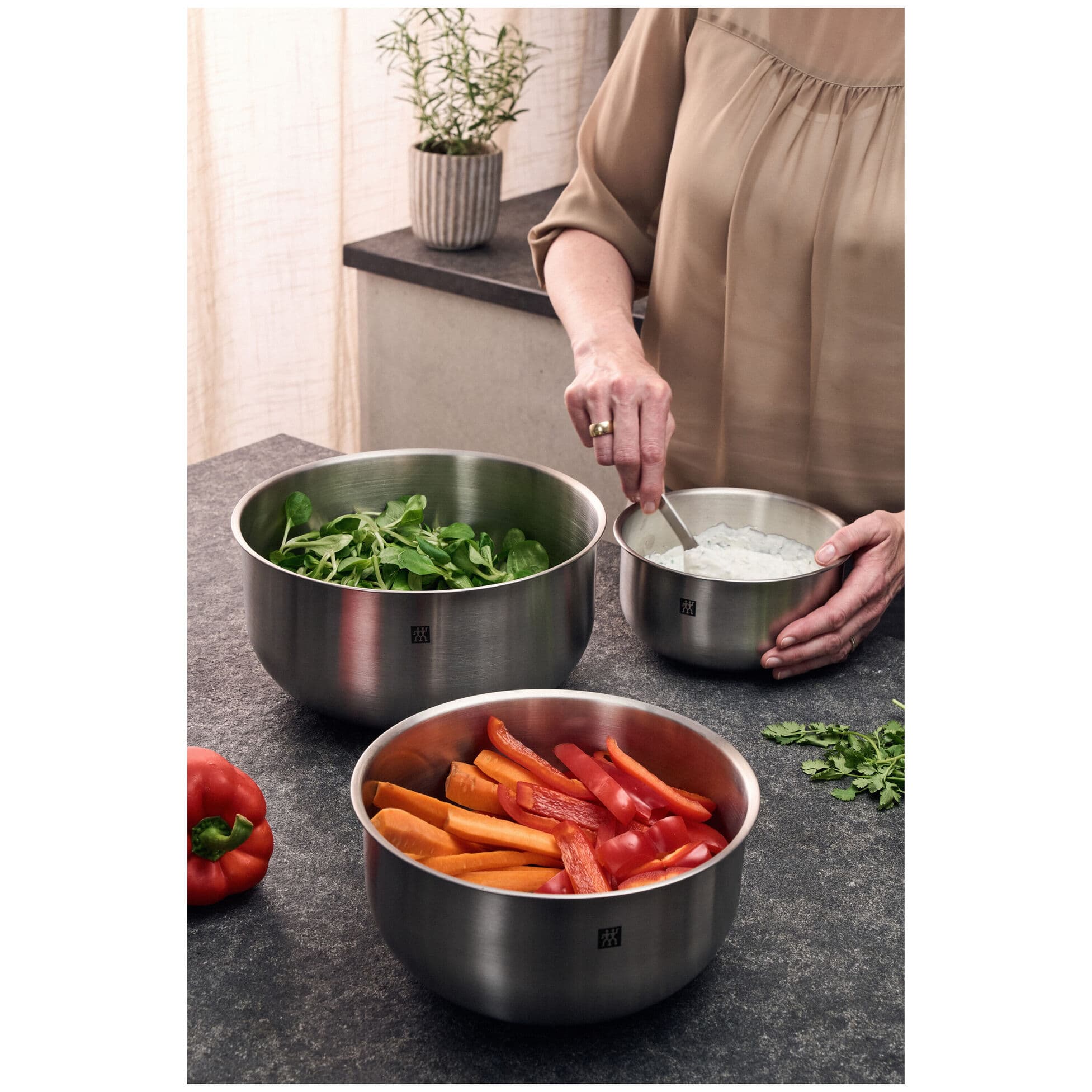 ست کاسه میکس استیل سه عددی زولینگ ZWILLING Mixing Bowls, Set of 3 — تصویر ۴