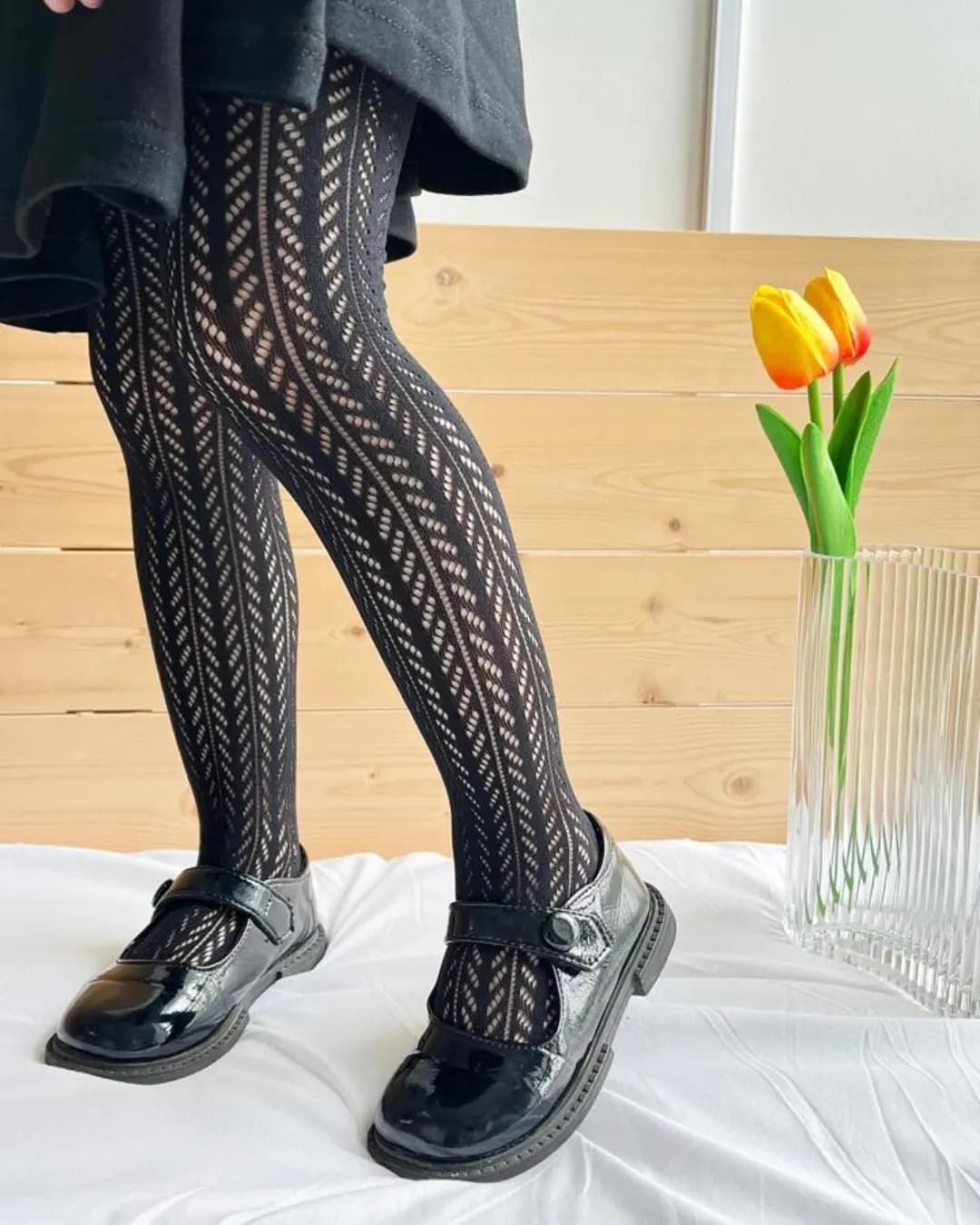 جورابشلواری مجلسی دخترانه در هفت رنگ سفید،طوسی،شیری،صورتی،گلبهی،مشکی،کرم