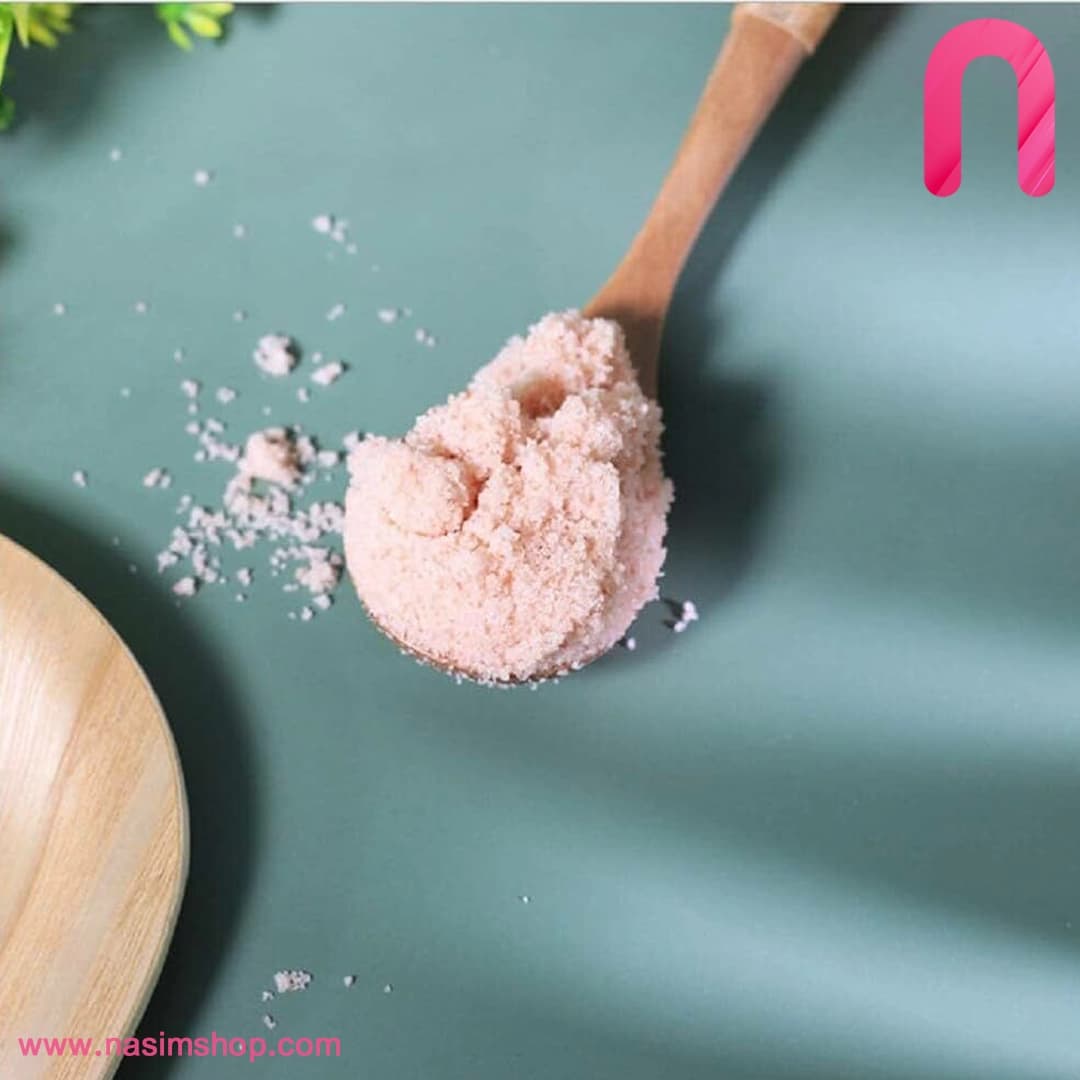 اسکراب نمک دریایی و روغن نارگیل کف سر حساس و چرب بی‌مری — تصویر ۲
