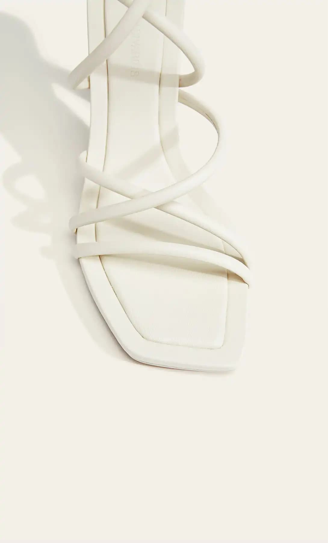 کفش اورجینال Stradivarius مدل Banded Heel Sandals — تصویر ۴