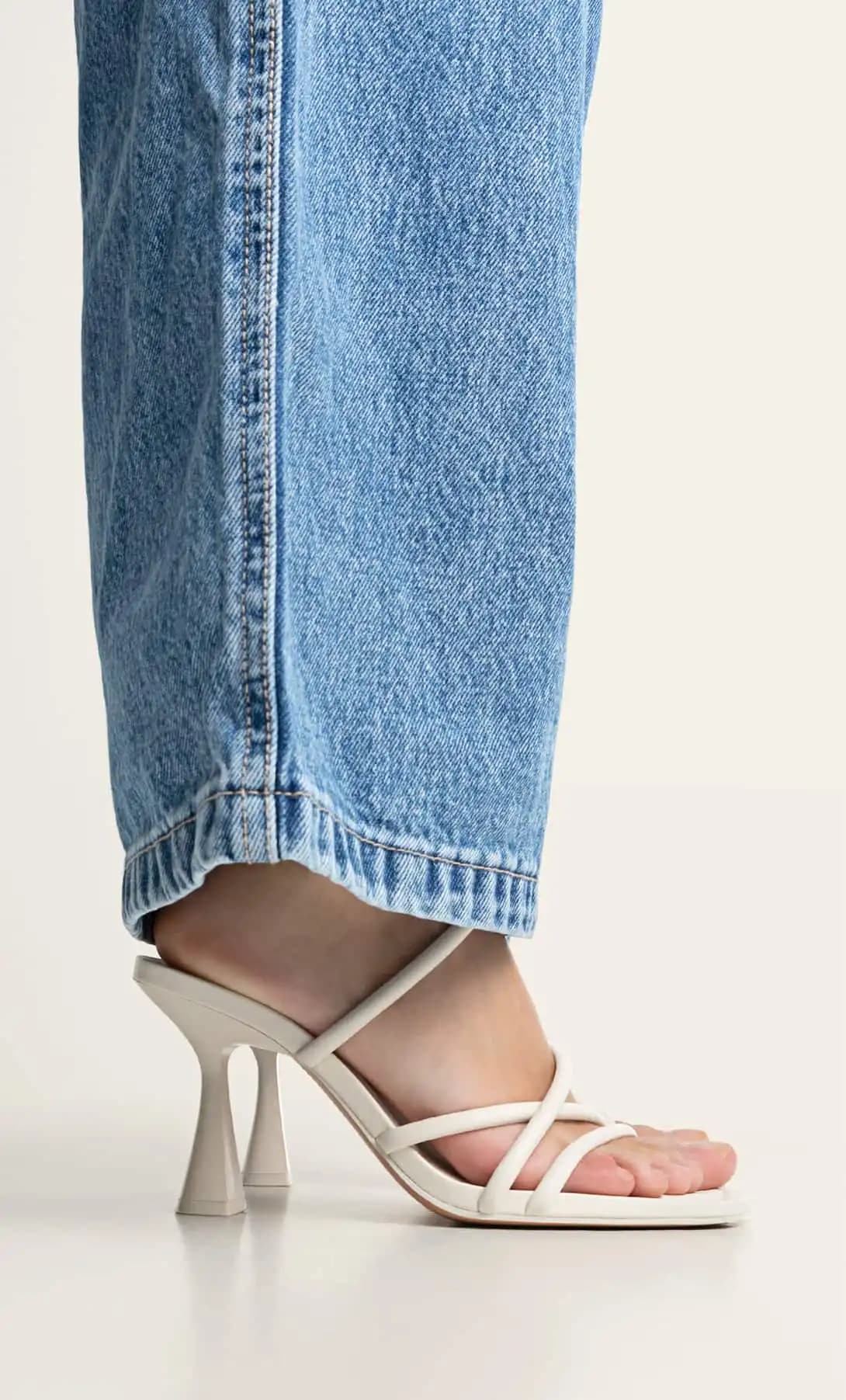 کفش اورجینال Stradivarius مدل Banded Heel Sandals — تصویر ۳