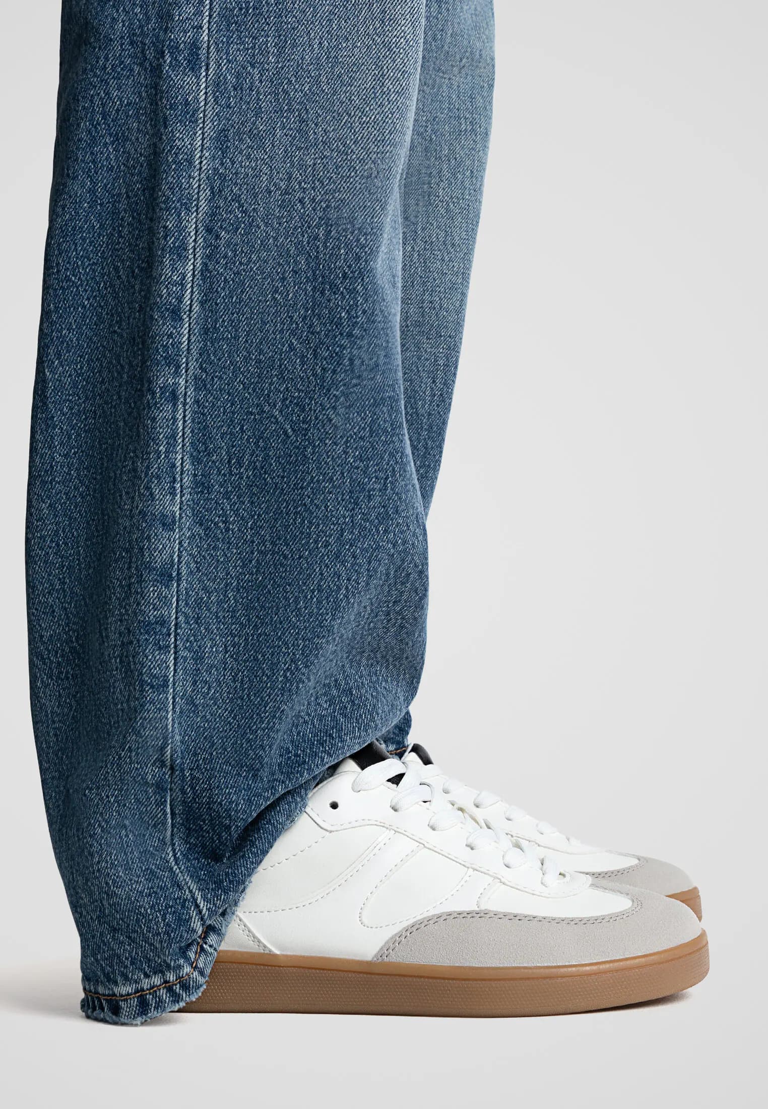 کفش اورجینال Stradivarius مدل Casual Retro Sneakers — تصویر ۵
