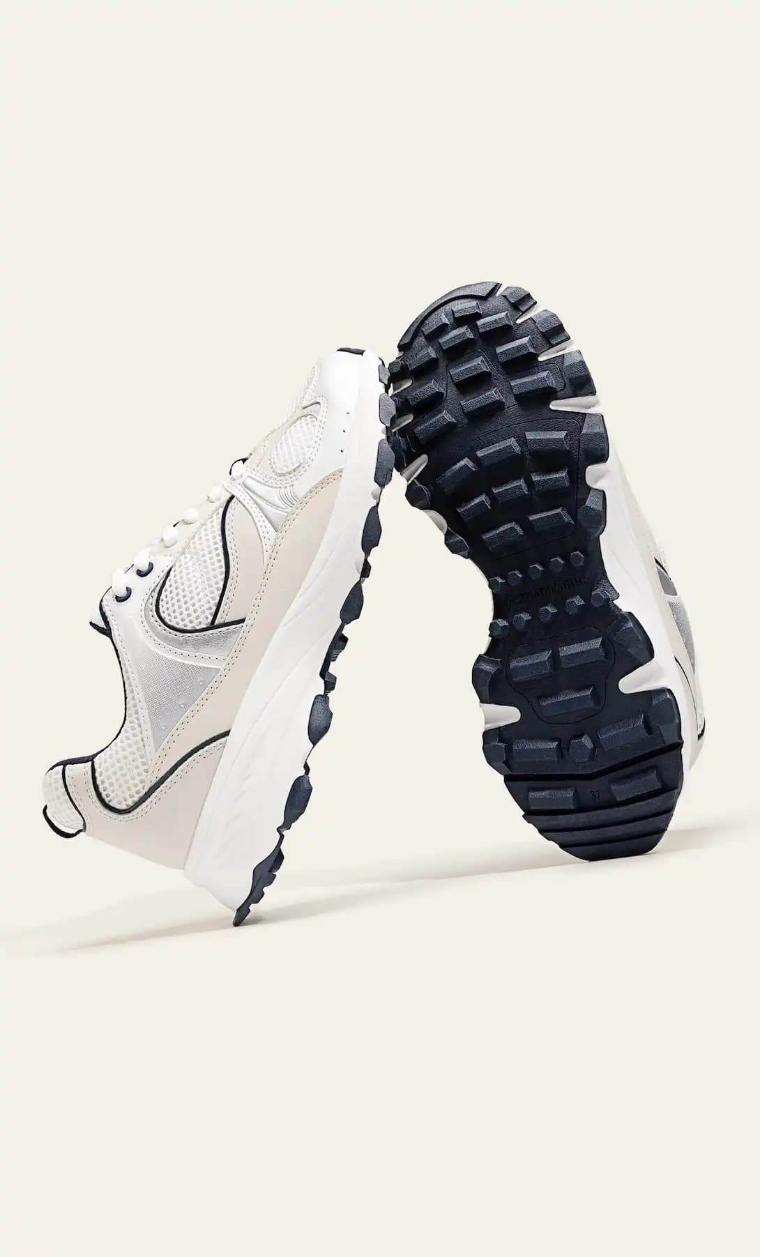 کفش اورجینال Stradivarius مدل Detailed Sneakers — تصویر ۵