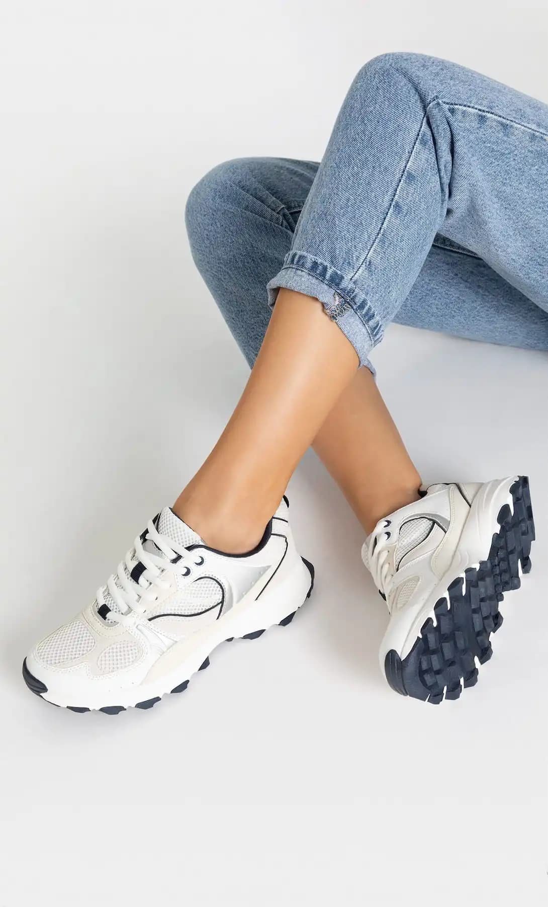 کفش اورجینال Stradivarius مدل Detailed Sneakers — تصویر ۳