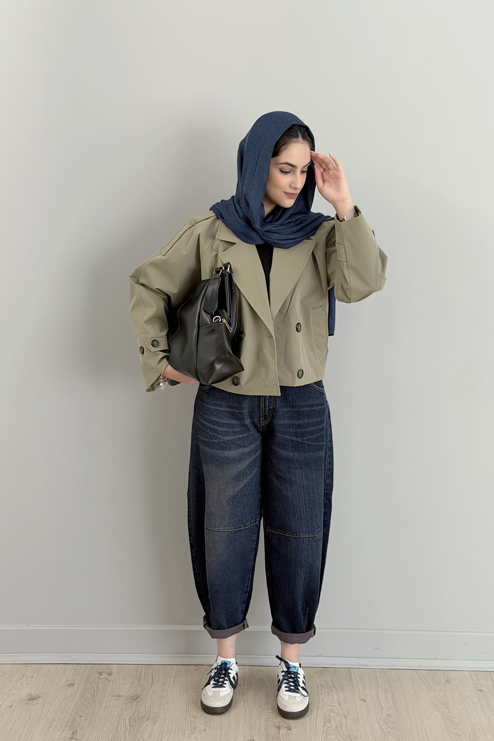 ترنچ کت زنانه مدل کراپی — تصویر ۳