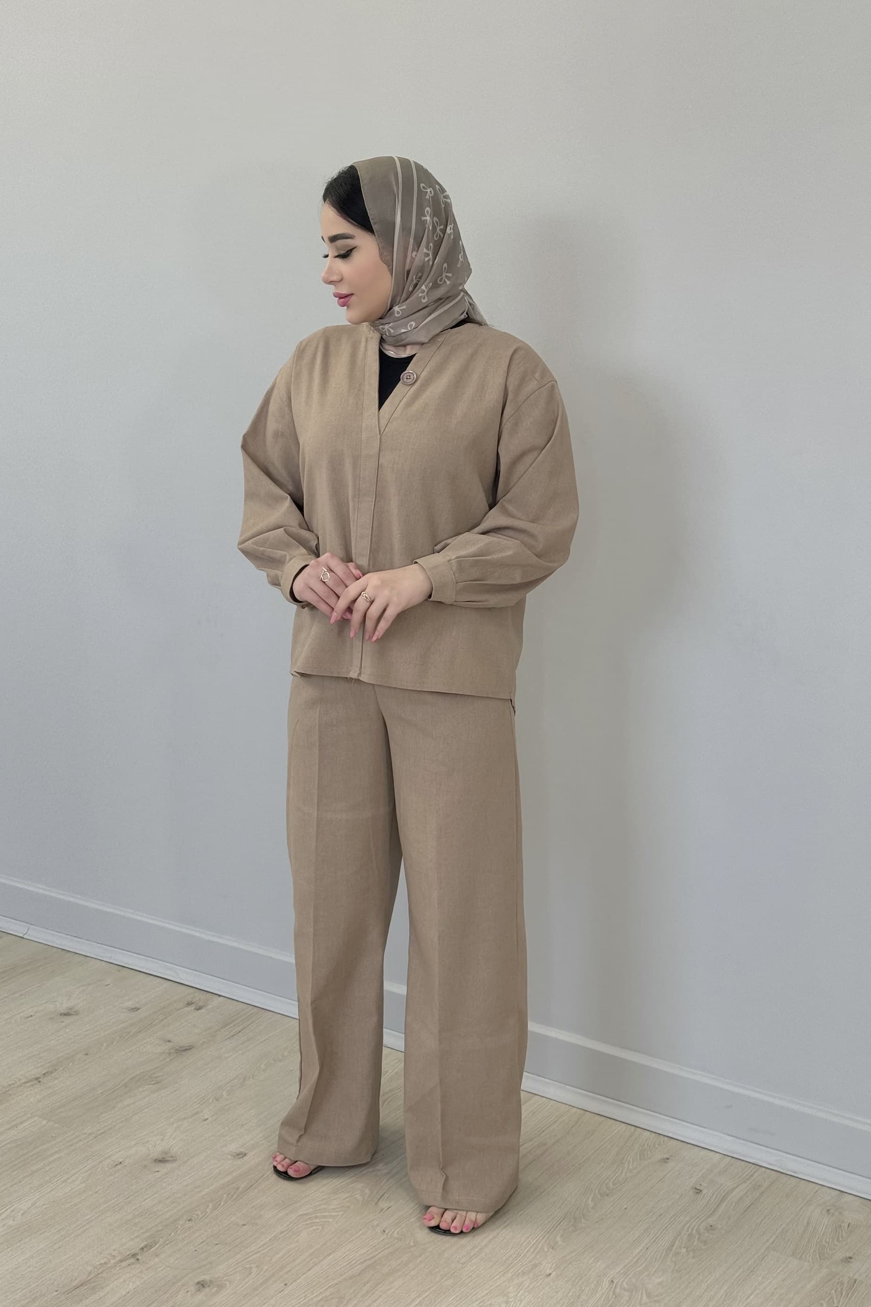 شومیز و شلوار ست لینن مدل تک دکمه — تصویر ۳