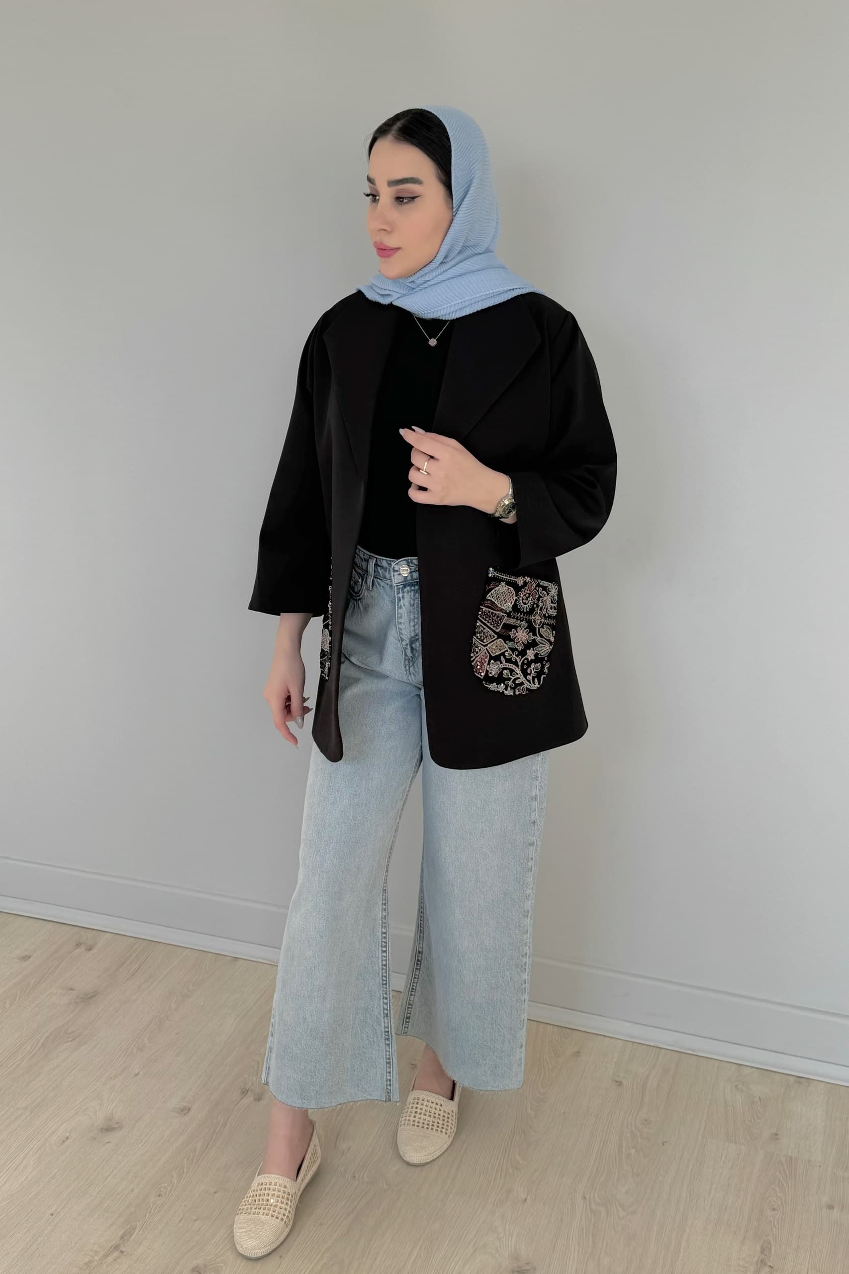 کت زنانه کرپ سوزندوزی — تصویر ۵