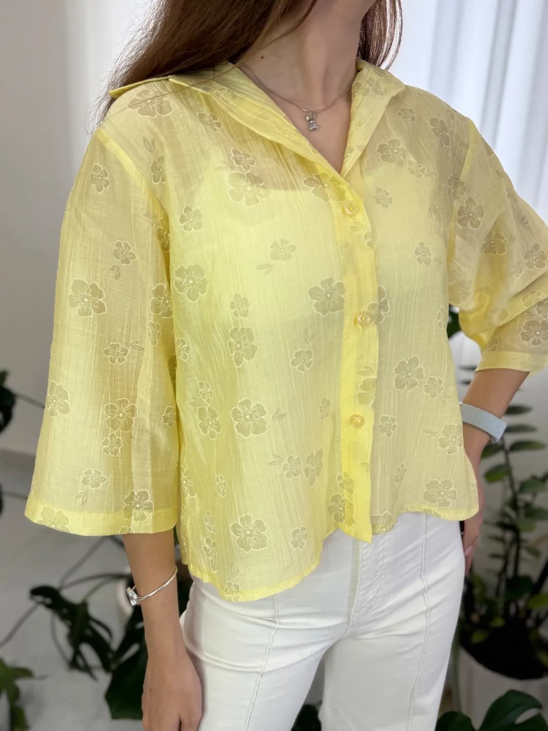 شومیز کراپ شیشه ای گل دار — تصویر ۴