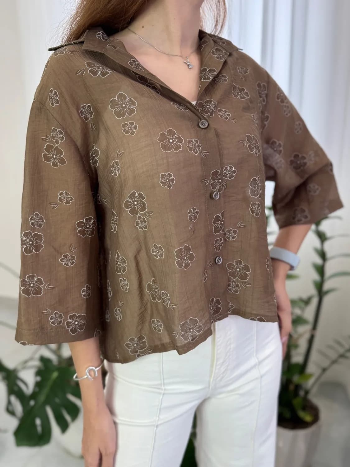شومیز کراپ شیشه ای گل دار — تصویر ۳