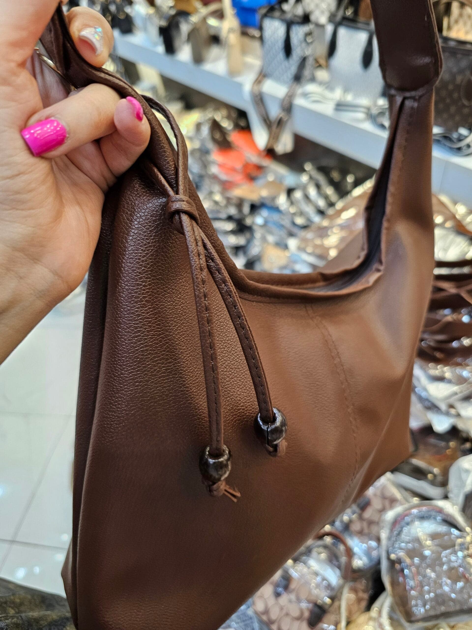 کیف شل منگوله ای — تصویر ۴