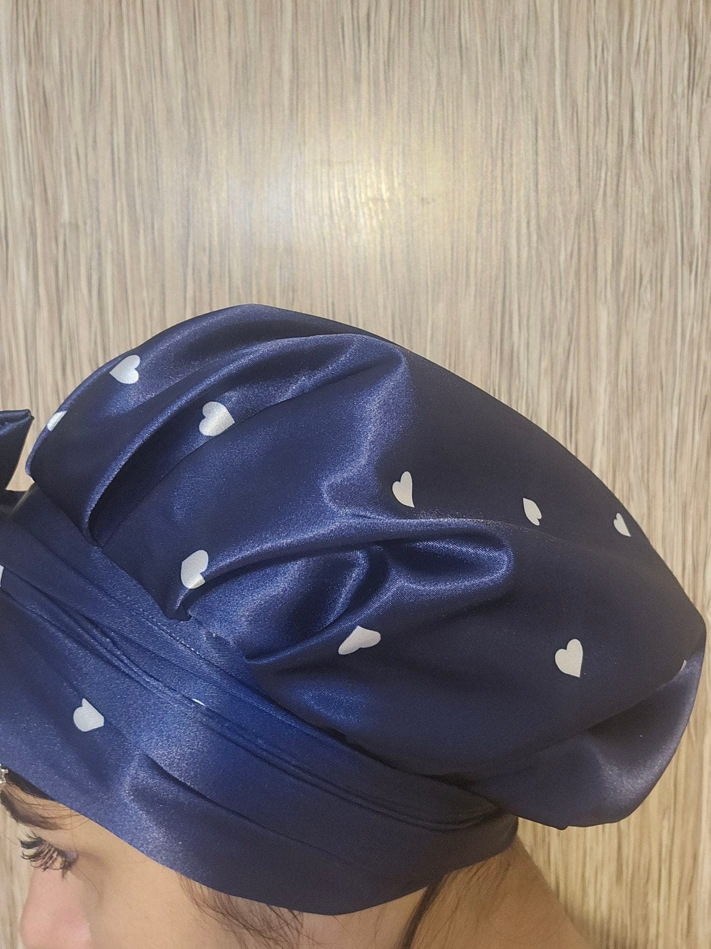 روبالشی و کلاه و کیسه خواب طرح باربی ساتن — تصویر ۳