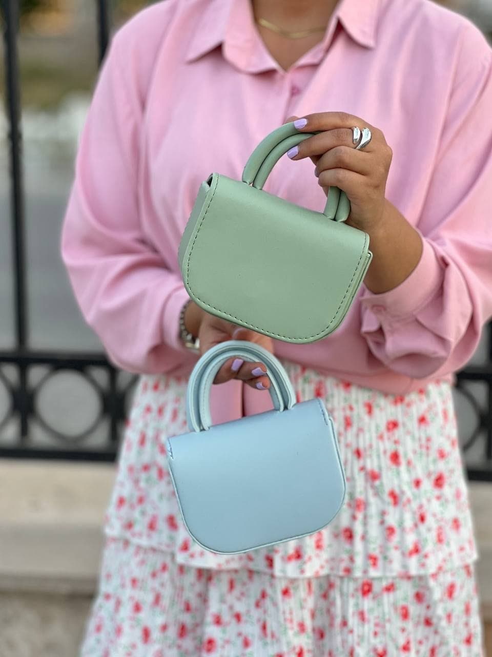 مینی بگ دسته دار با بند رنگبندی — تصویر ۴