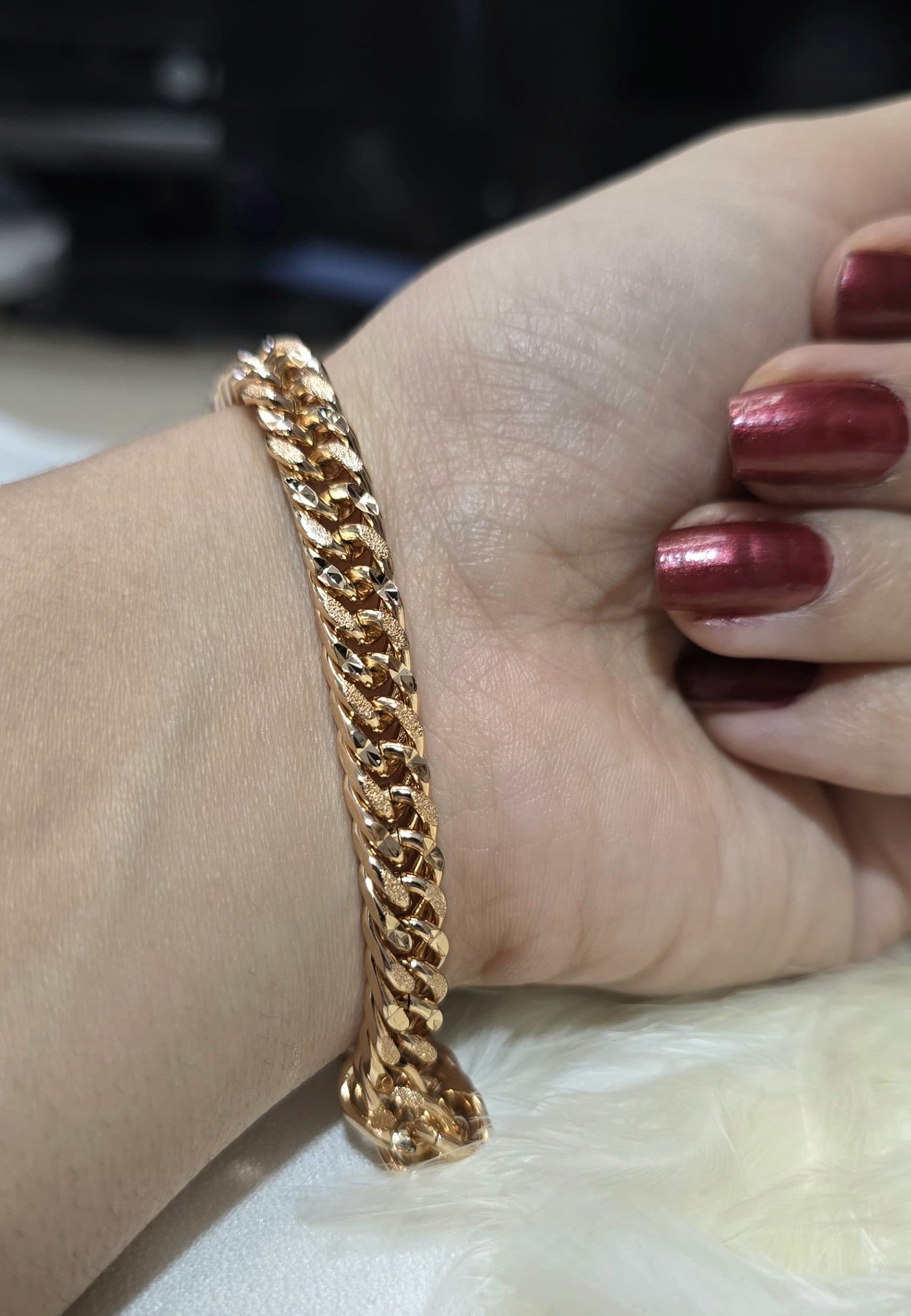 دستبند کارتیر تراش کاری شده ژوپینگ کد 3074 — تصویر ۵