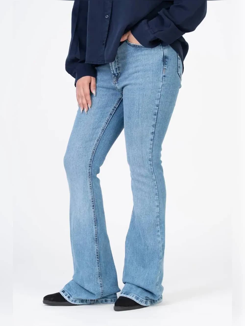 شلوار جین بوتکات Three jeans — تصویر ۲