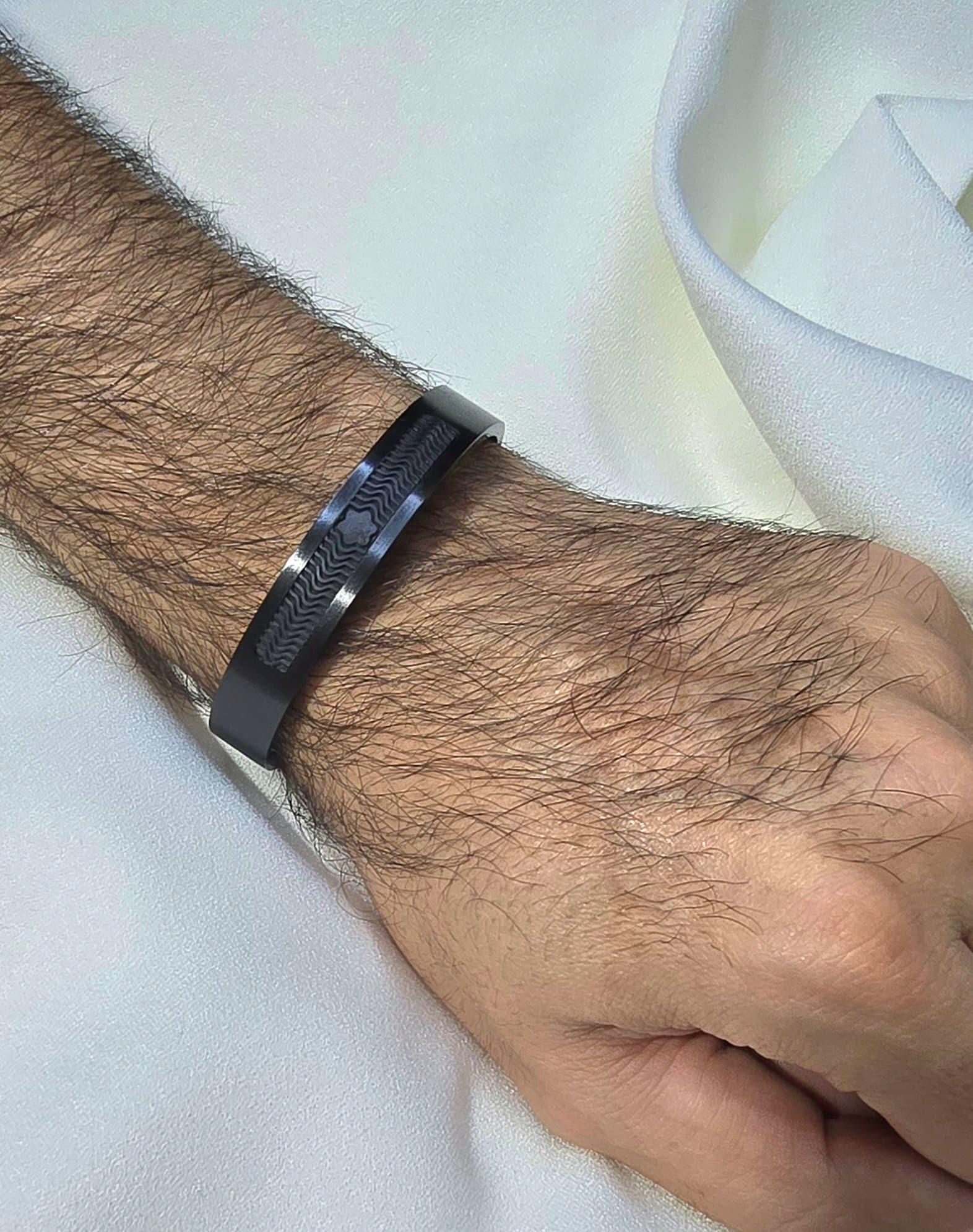 دستبند مردانه مونت بلانک اصل کد 3038