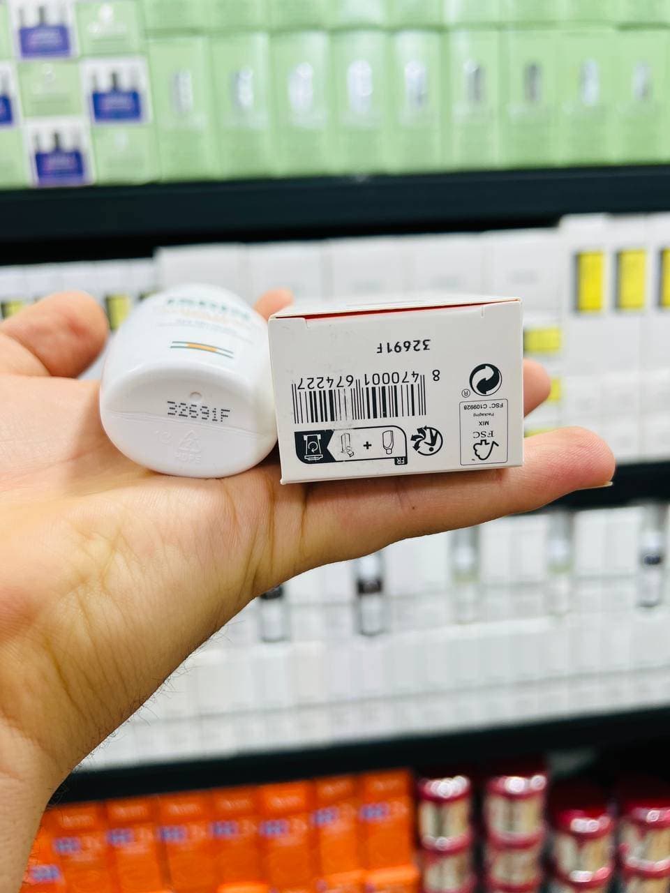 ضد آفتاب اکتیو یونیفای +SPF50 رنگی ایزدین — تصویر ۶
