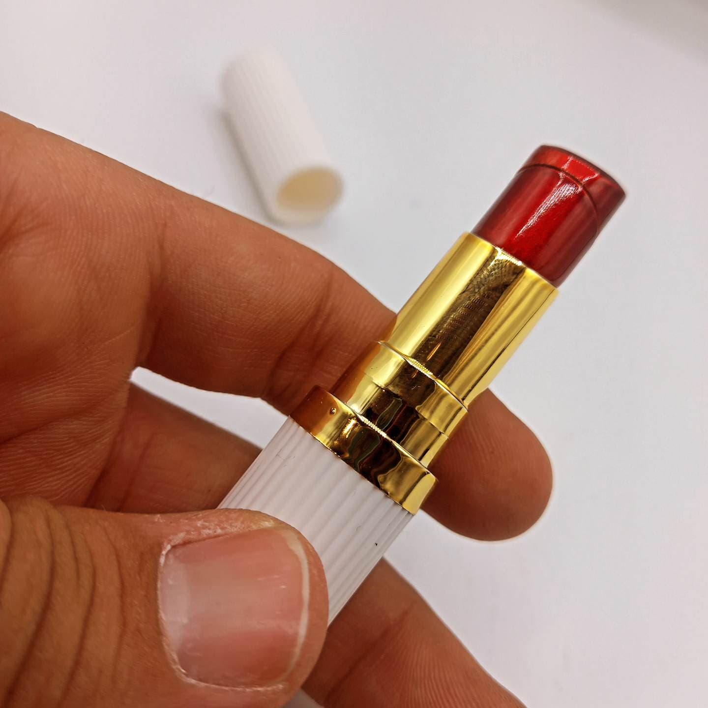 فندک بنزینی مدل رژ لب — تصویر ۸