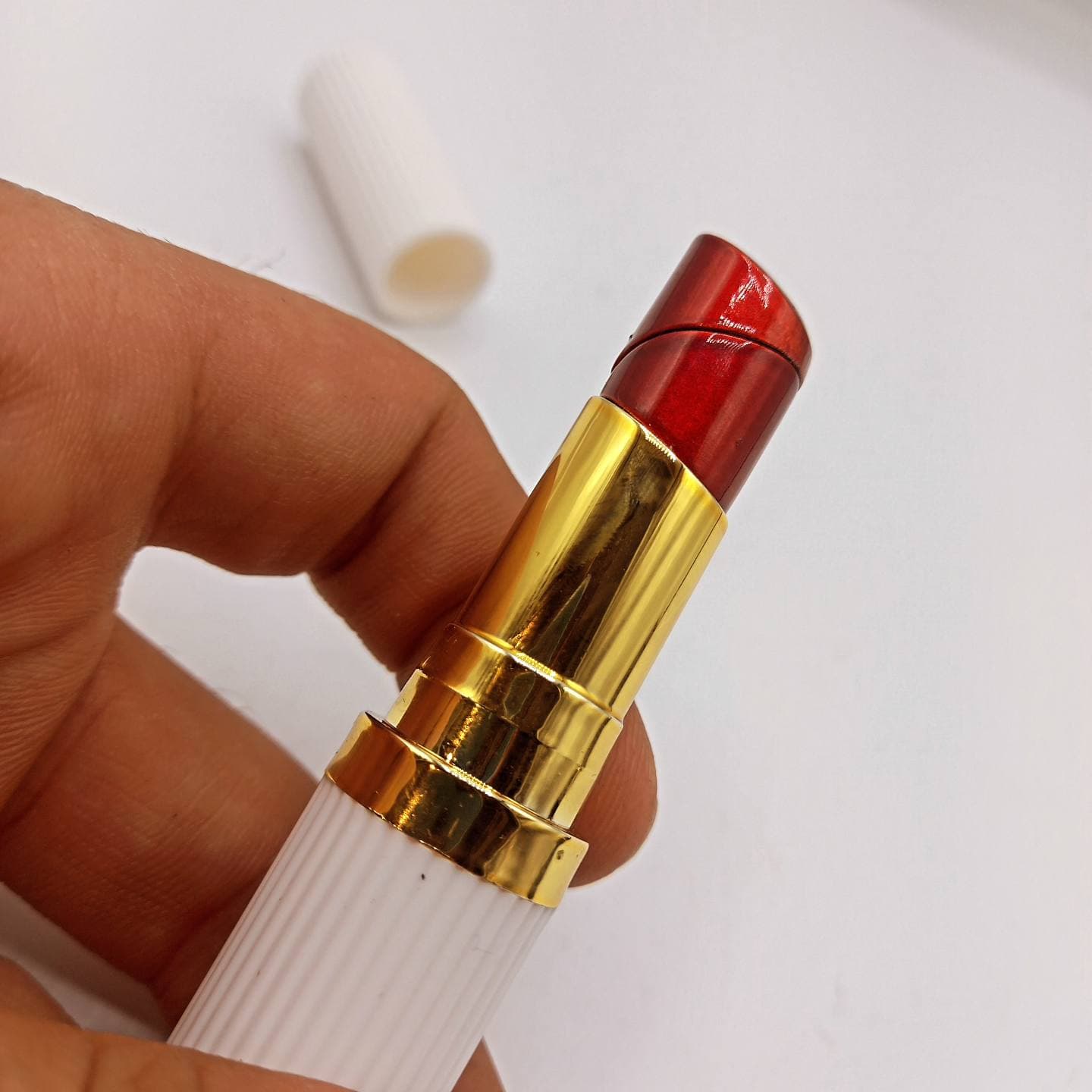 فندک بنزینی مدل رژ لب — تصویر ۲