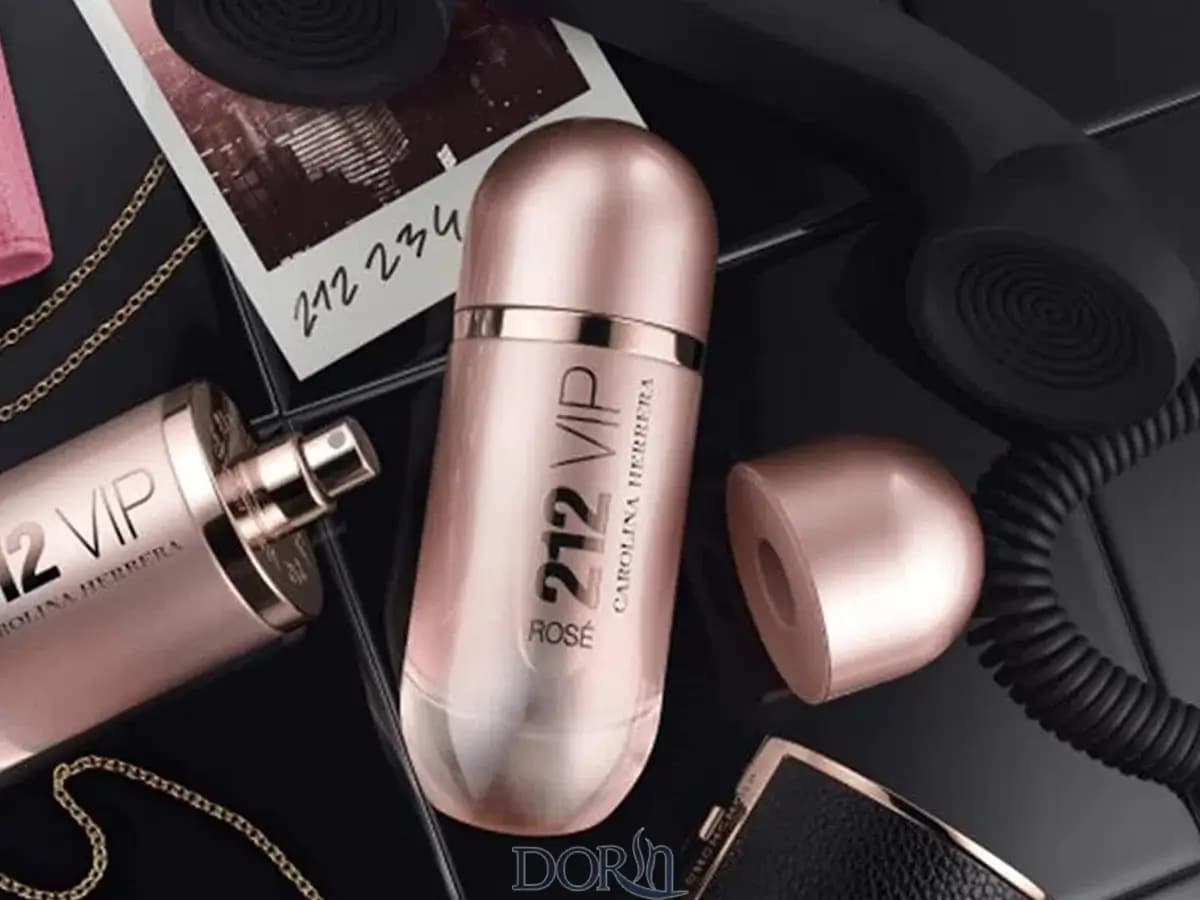 عطر زنانه کارولینا هررا 212 وی آی پی رز 80 میل پرفیوم — تصویر ۳