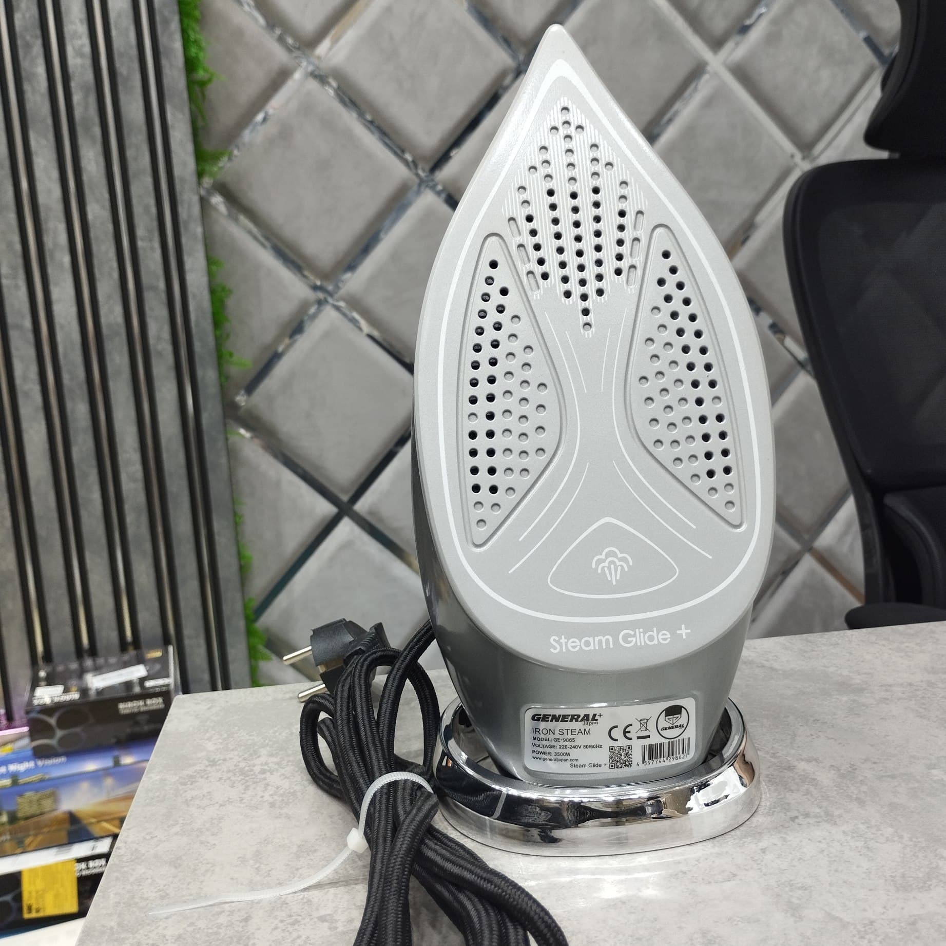 اتو بخار دستی جنرال ژاپن پلاس مدل GE-9865 توان 3500 وات با کفی استیم گلاید پلاس — تصویر ۵