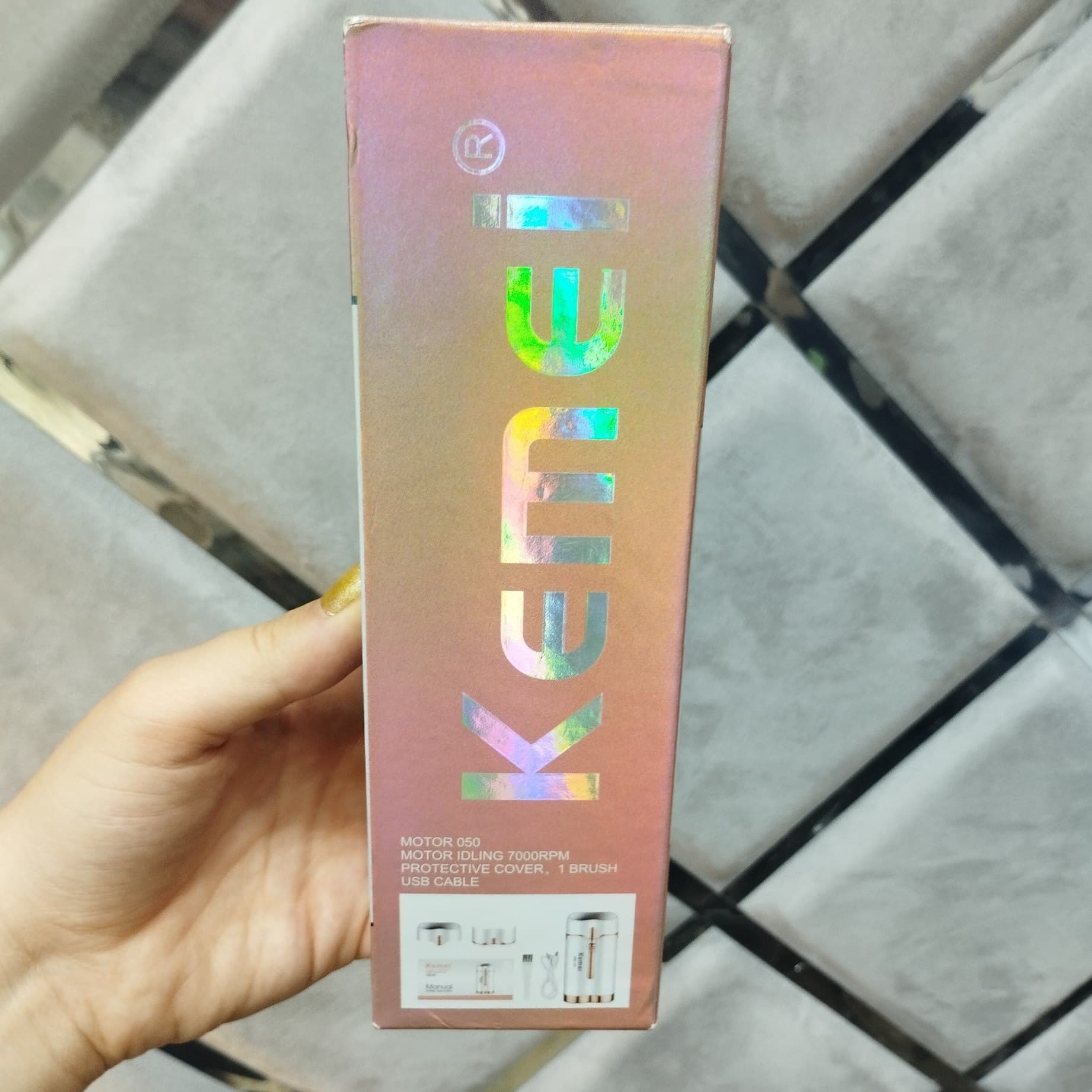 ماشین اصلاح بانوان و تریمر ابرو کیمی مدل KM-151 — تصویر ۴