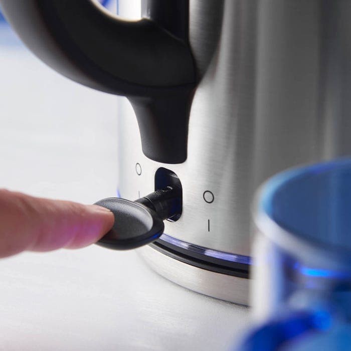 کتری برقی راسل هابز Russell Hobbs مدل Quiet Boil (بدنه استیل مات) — تصویر ۶