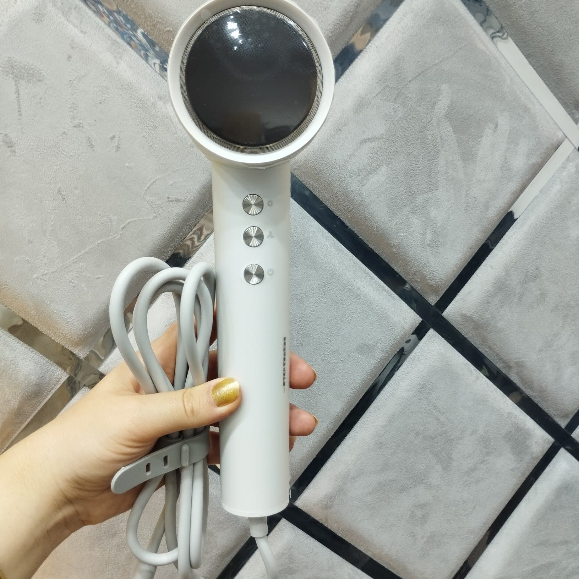سشوار حرفهای سرعتبالا امبی مدل یون منفی — تصویر ۳