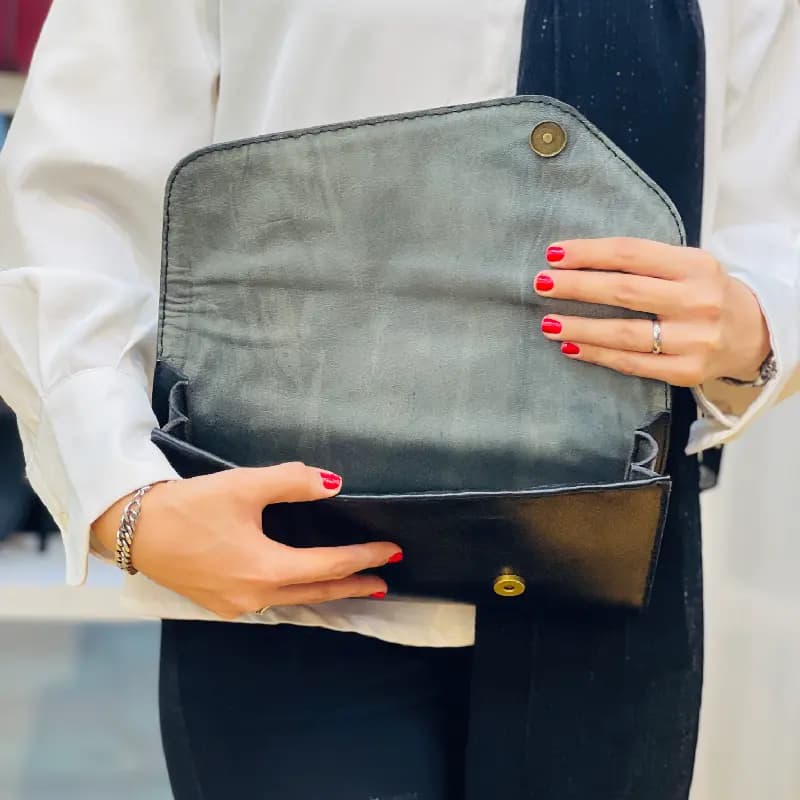 کیف دستی زیر بغلی چرم مشکی کد 56 — تصویر ۳