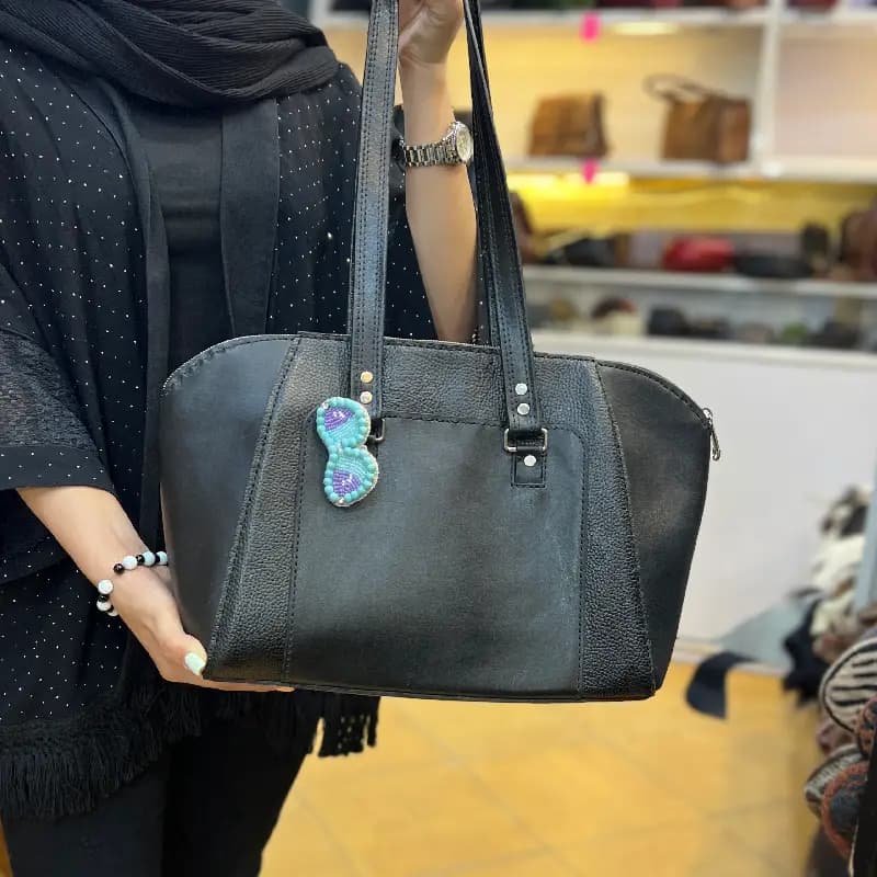 کیف دستی سایز بزرگ چرم مشکی کد 42