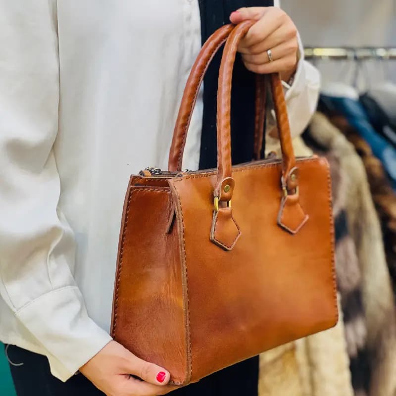 کیف دستی چرم قهوه ای کد ۳۳ — تصویر ۳