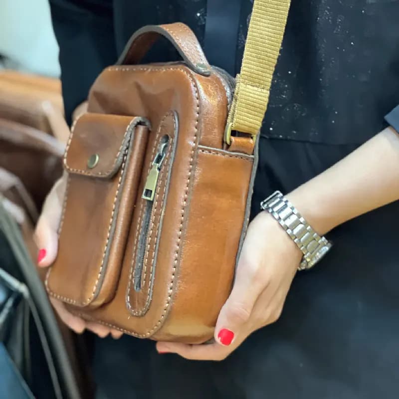 کیف دوشی چرم قهوه ای کد 17 — تصویر ۲