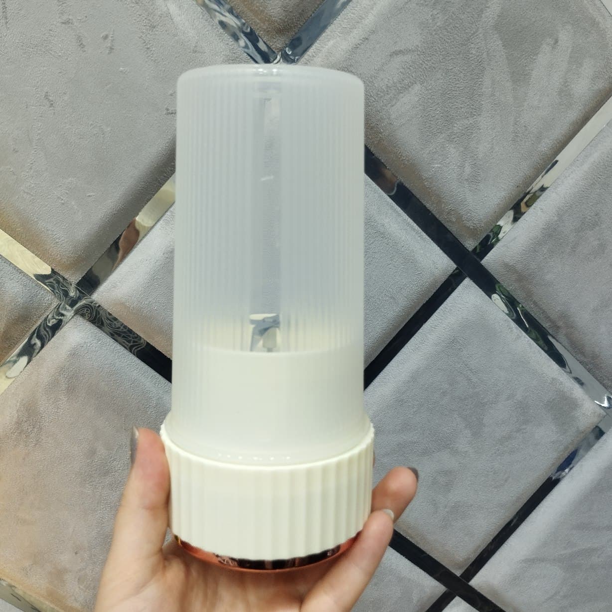 مخلوط‌کن و شیکر شارژی مدل ZZJ08 — تصویر ۳