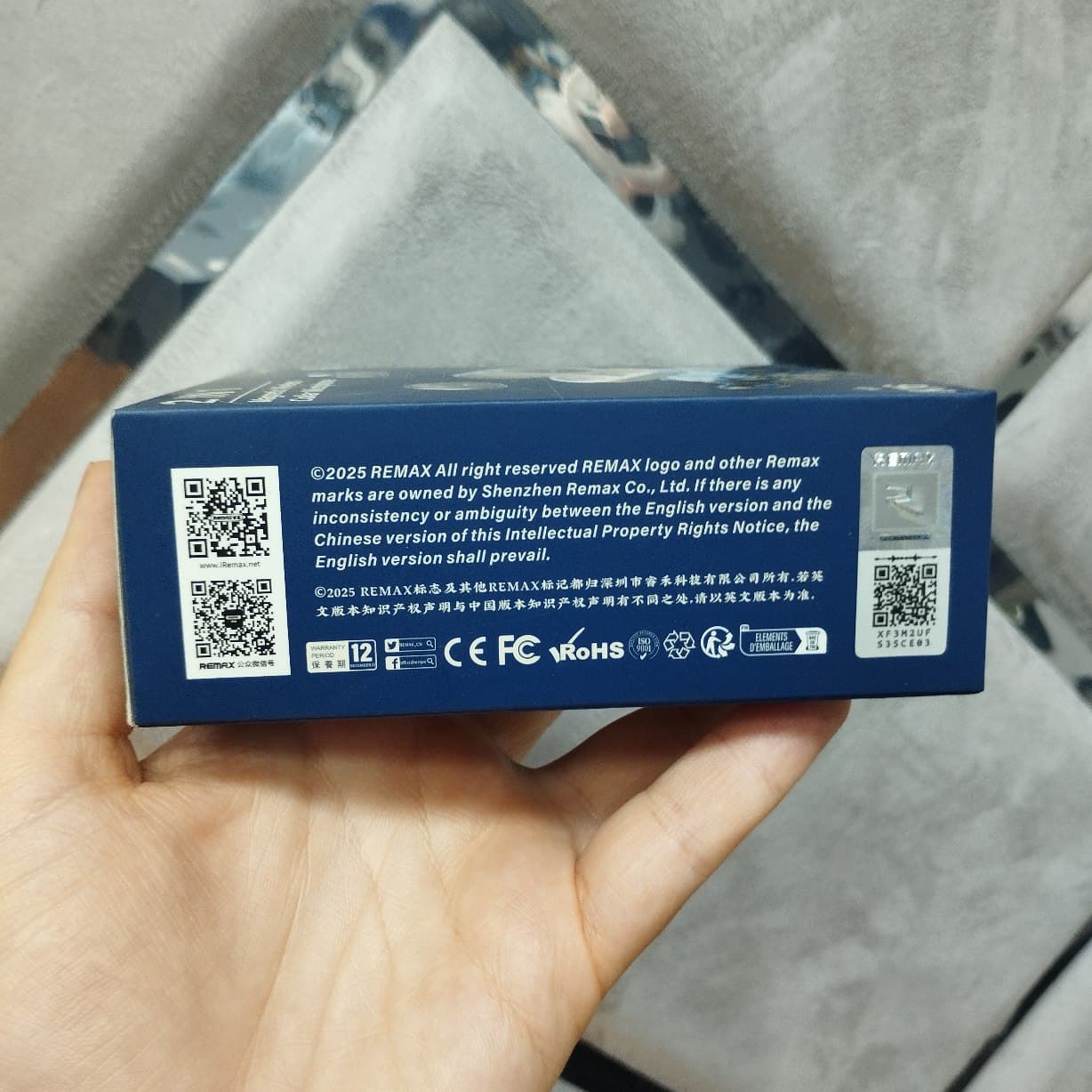 میکروفون یقهای بیسیم دوگانه ریمکس مدل K16 به همراه کیس شارژ — تصویر ۵