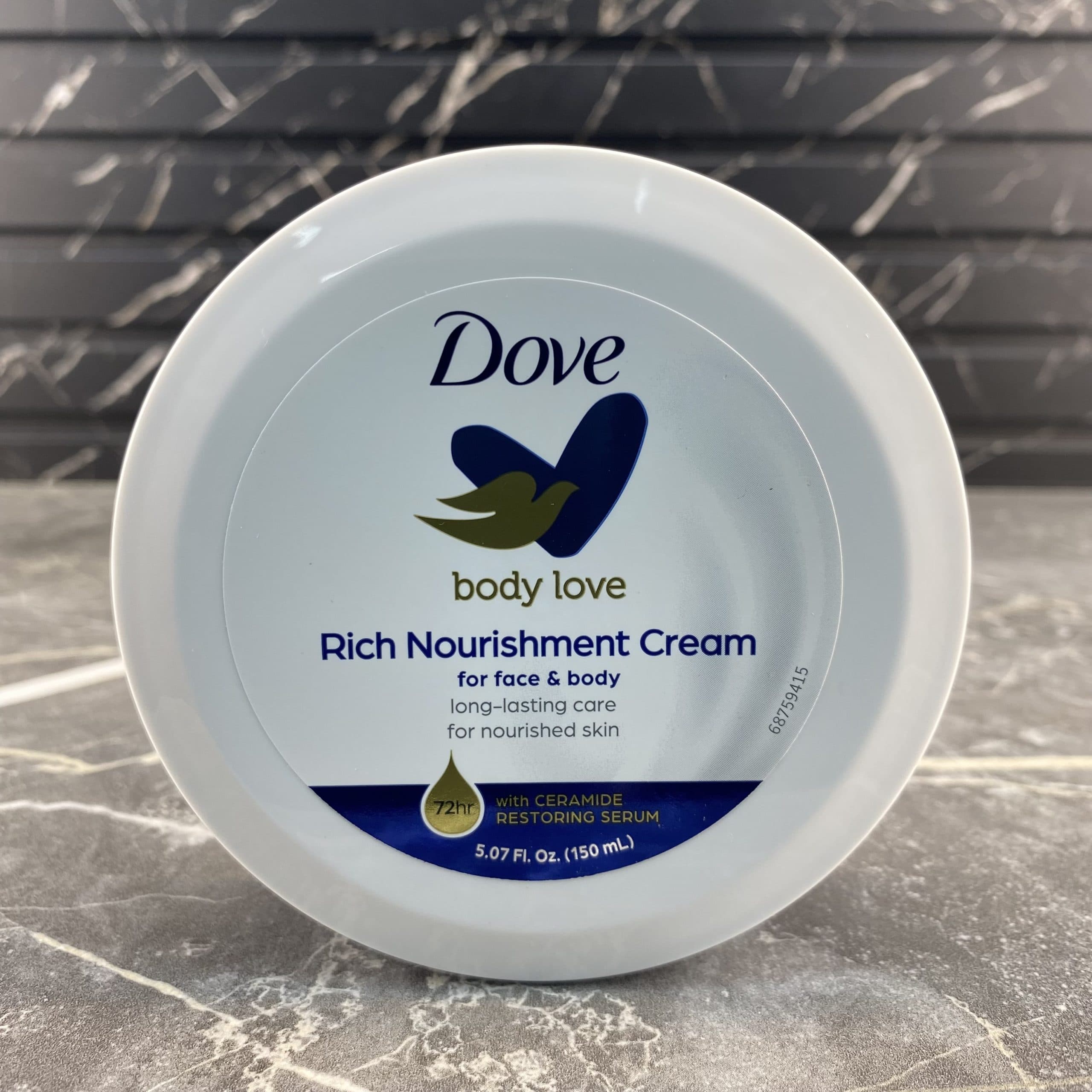کرم مرطوب کننده و تغذیه کننده داو مدل Rich Nourishment Cream حجم 150 میل