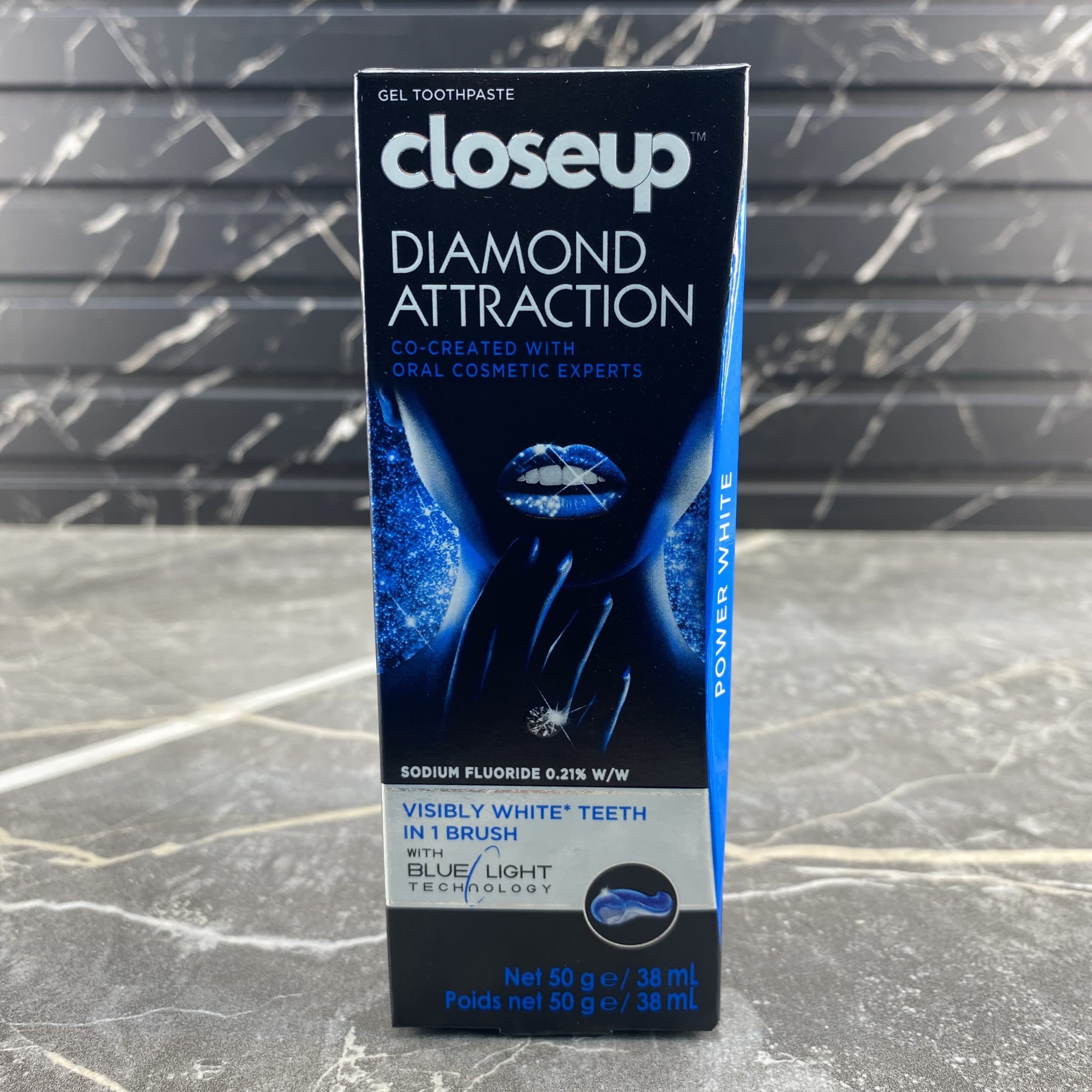 خمیر دندان سفید کننده کلوزآپ مدل Diamond Attraction حجم 50 گرم