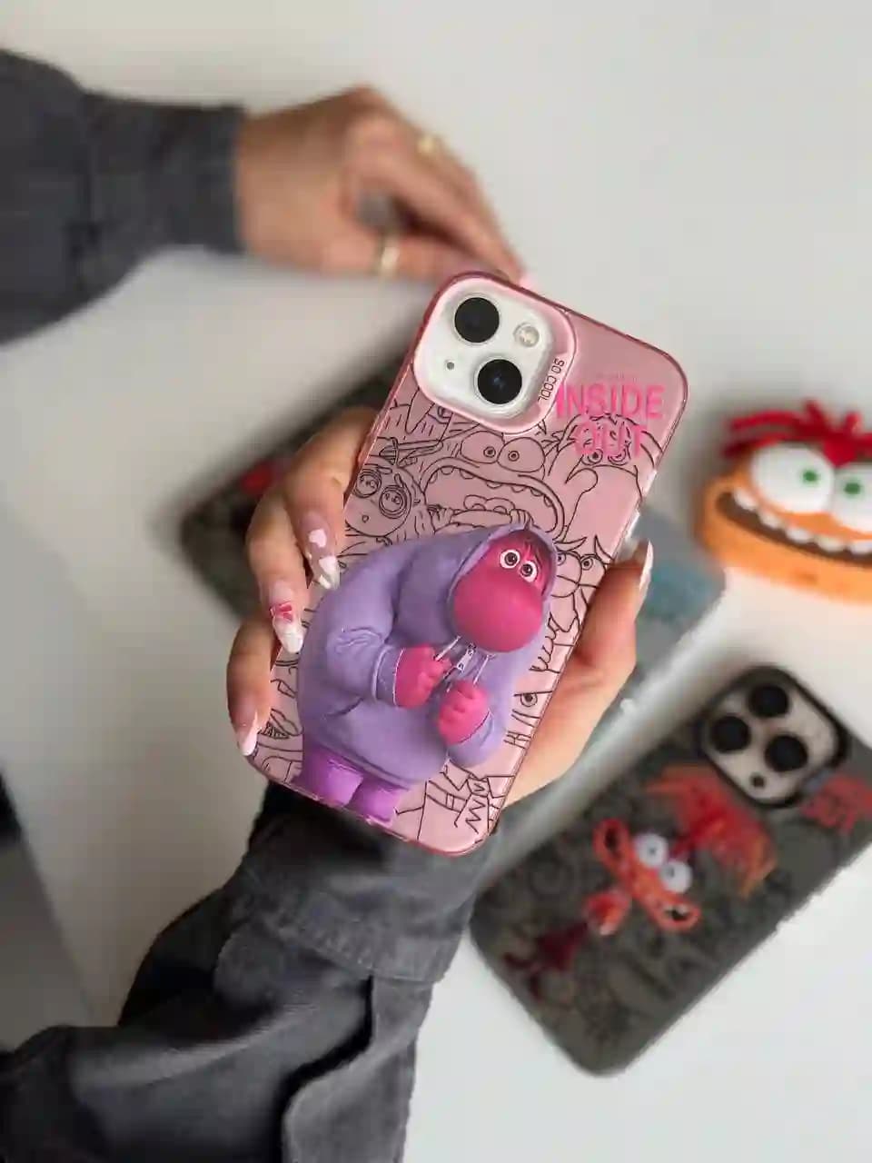 قاب گوشی آیفون 14Pro مدل Inside Out Embarassment — تصویر ۴