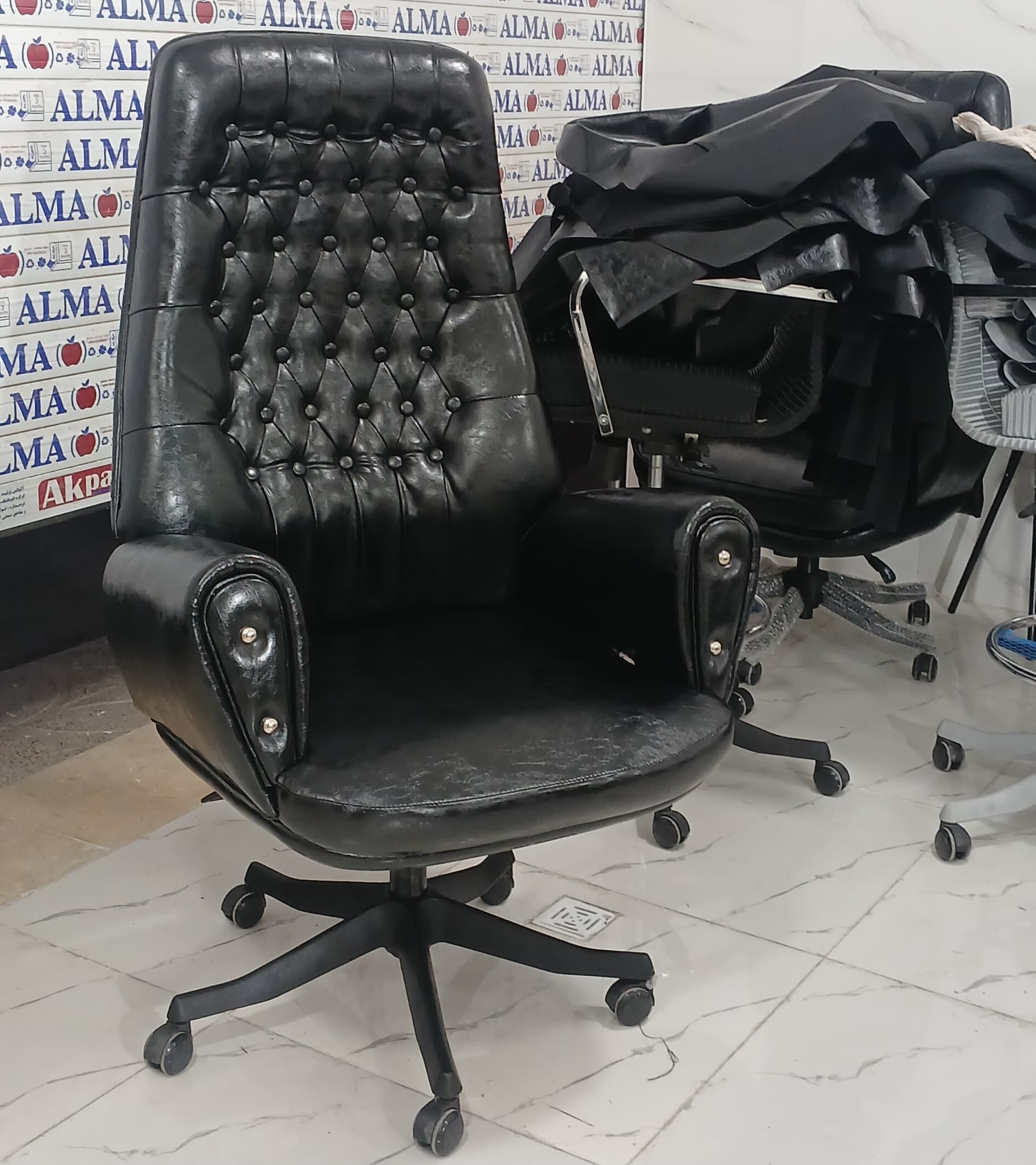 صندلی مدیریت رولکس مشکی — تصویر ۳