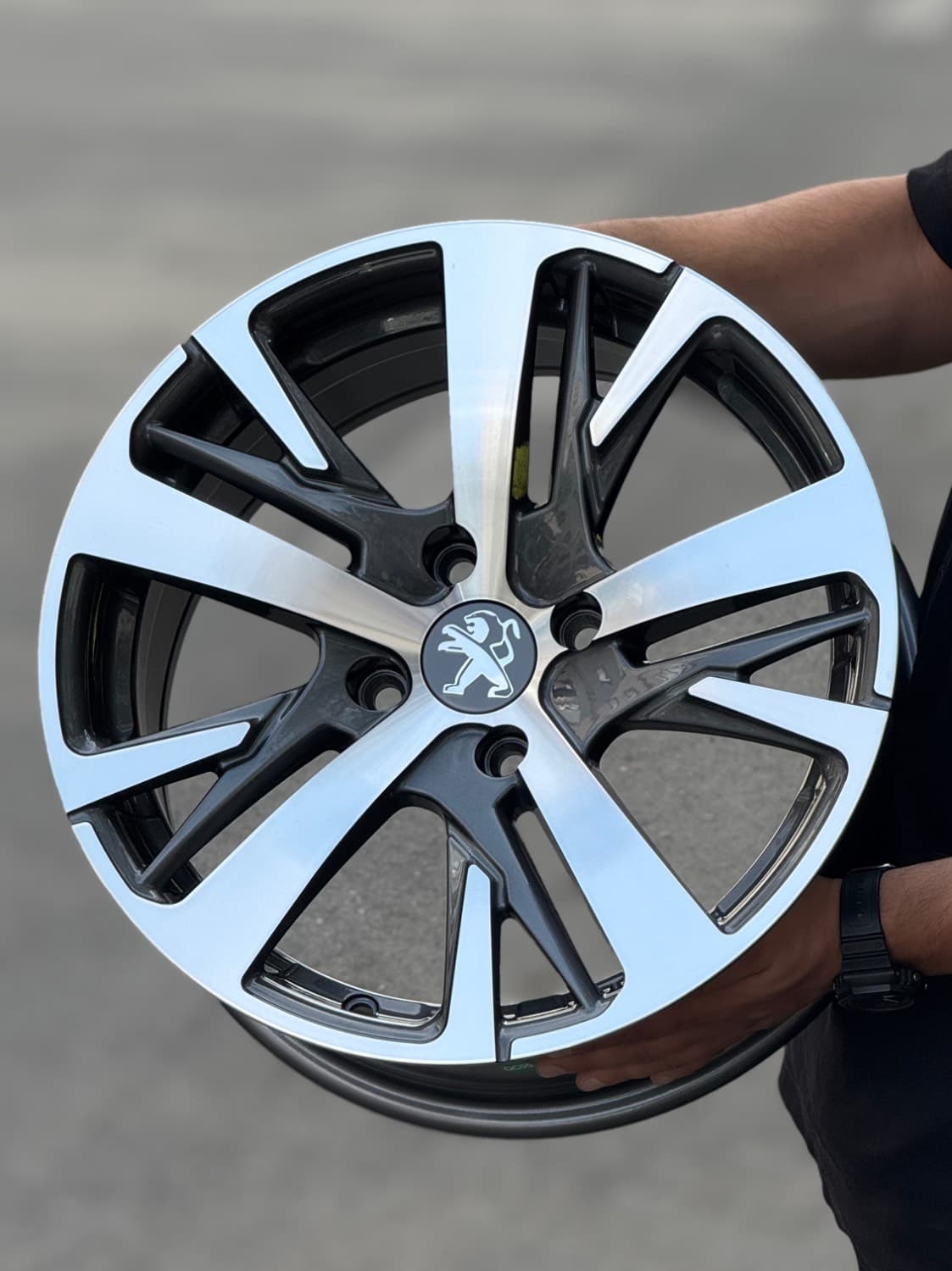 رینگ RCZ سایز 16 رخ دودی