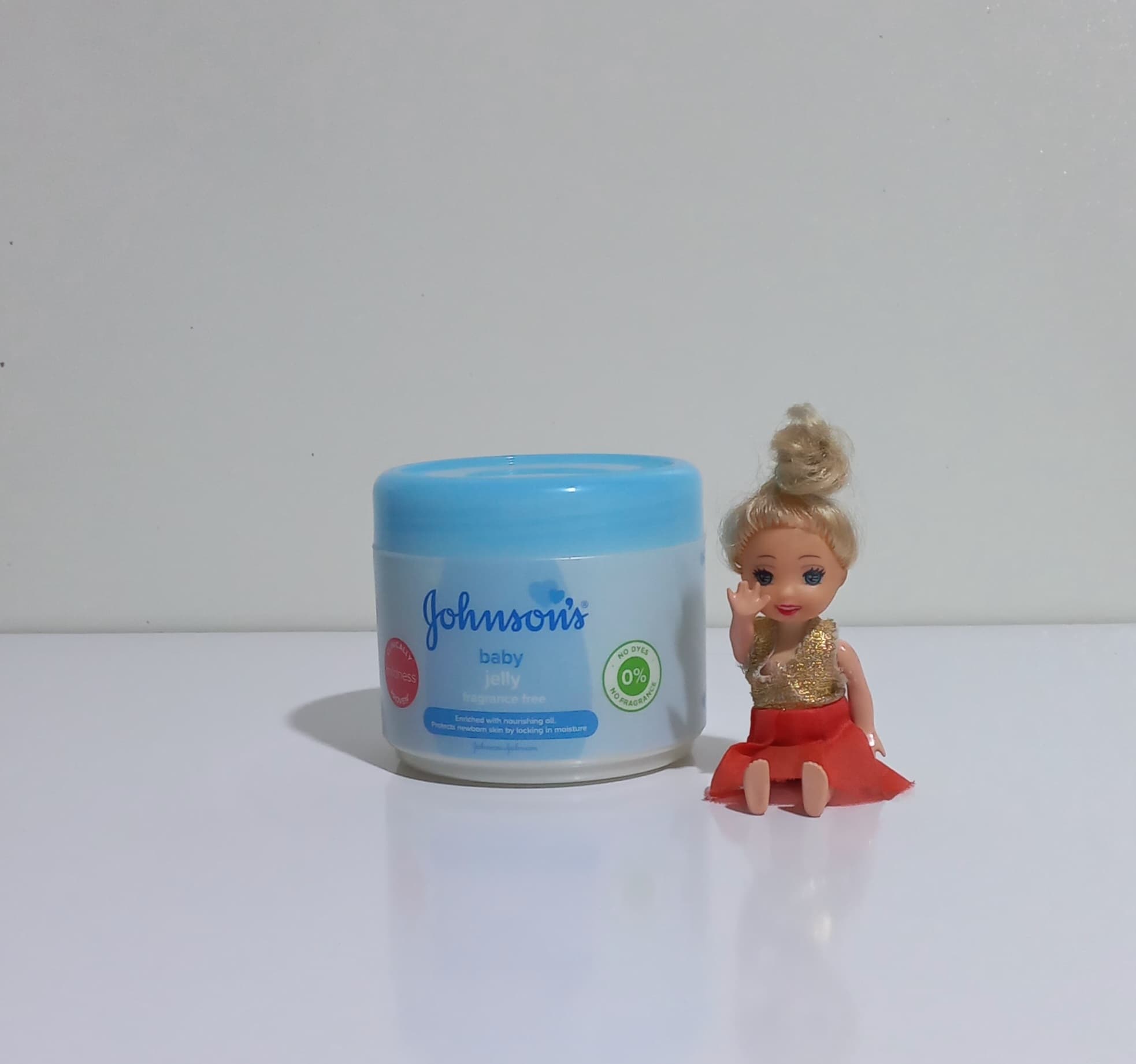 ژل وازلین مرطوب کننده بچه جانسون حجم 250ML