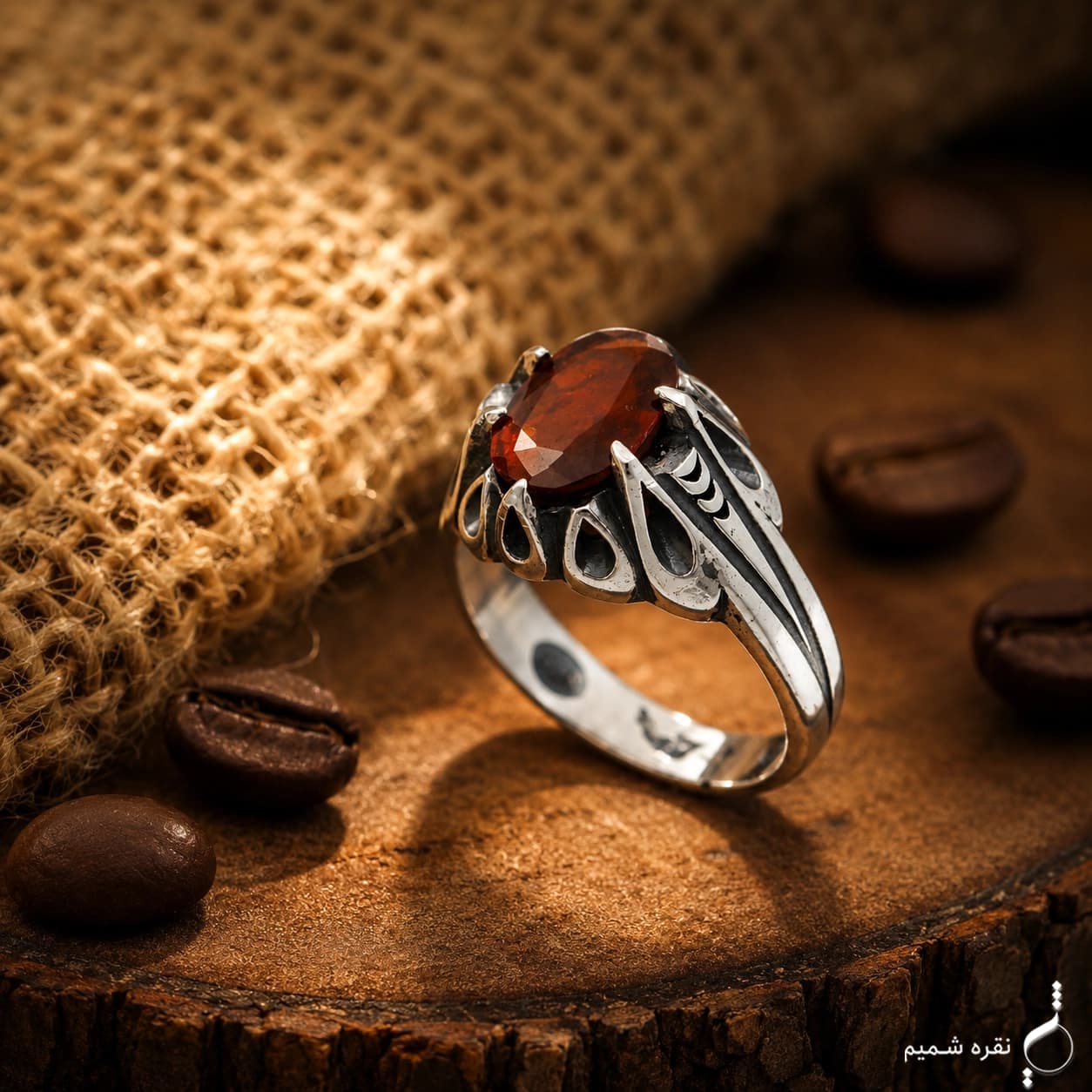 انگشتر مردانه نقره با سنگ یاقوت گارنت مدل ANA-M06 — تصویر ۲