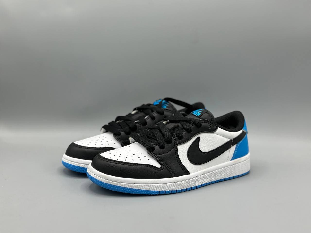 کتانی نایکی ایر جردن 1 لو پودر / Nike AJ1 low powder