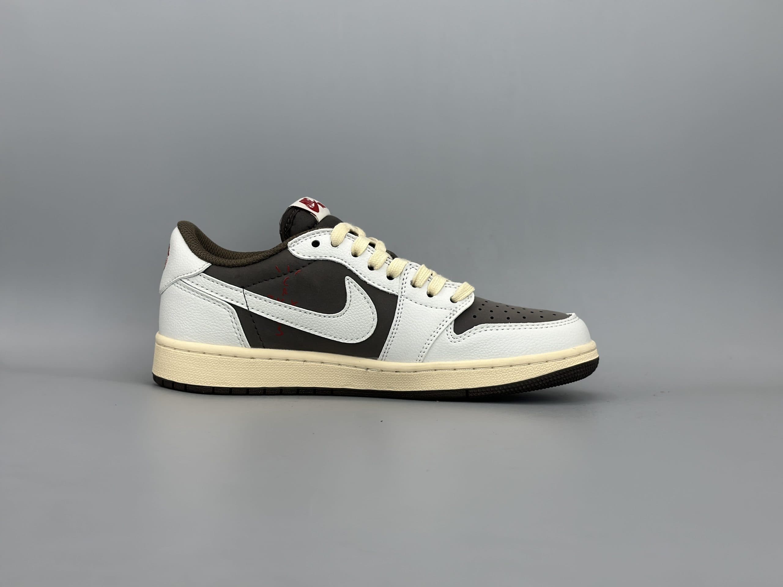 کتانی نایکی جردن 1 لو تراویس اسکات ریورس موکا/ Nike air Jordan 1 low Travis reverse mocha — تصویر ۳